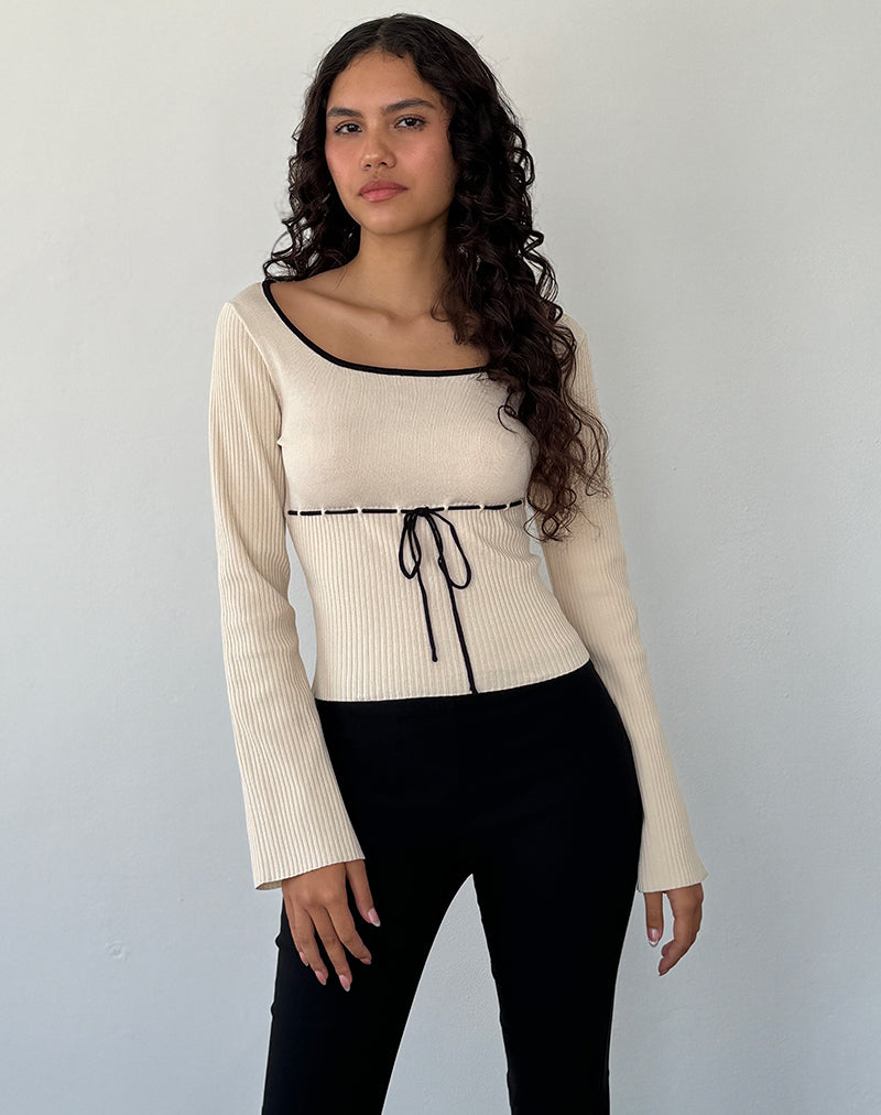 Image of Juhye Gestricktes langärmeliges Top in Beige mit schwarzer Bindung