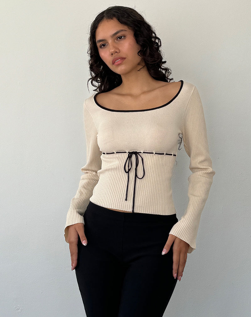 Juhye Gestricktes langärmeliges Oberteil in Beige mit schwarzer Borte