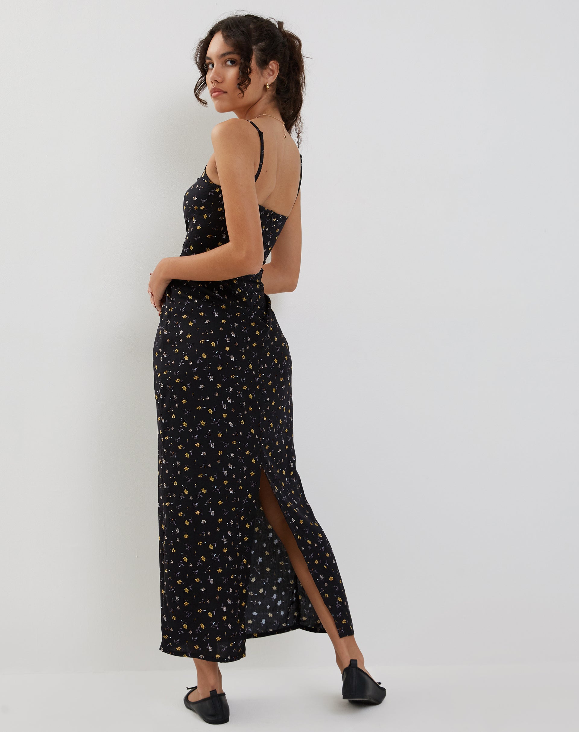 Bild von Kafka Maxikleid in Pretty Petal Schwarz