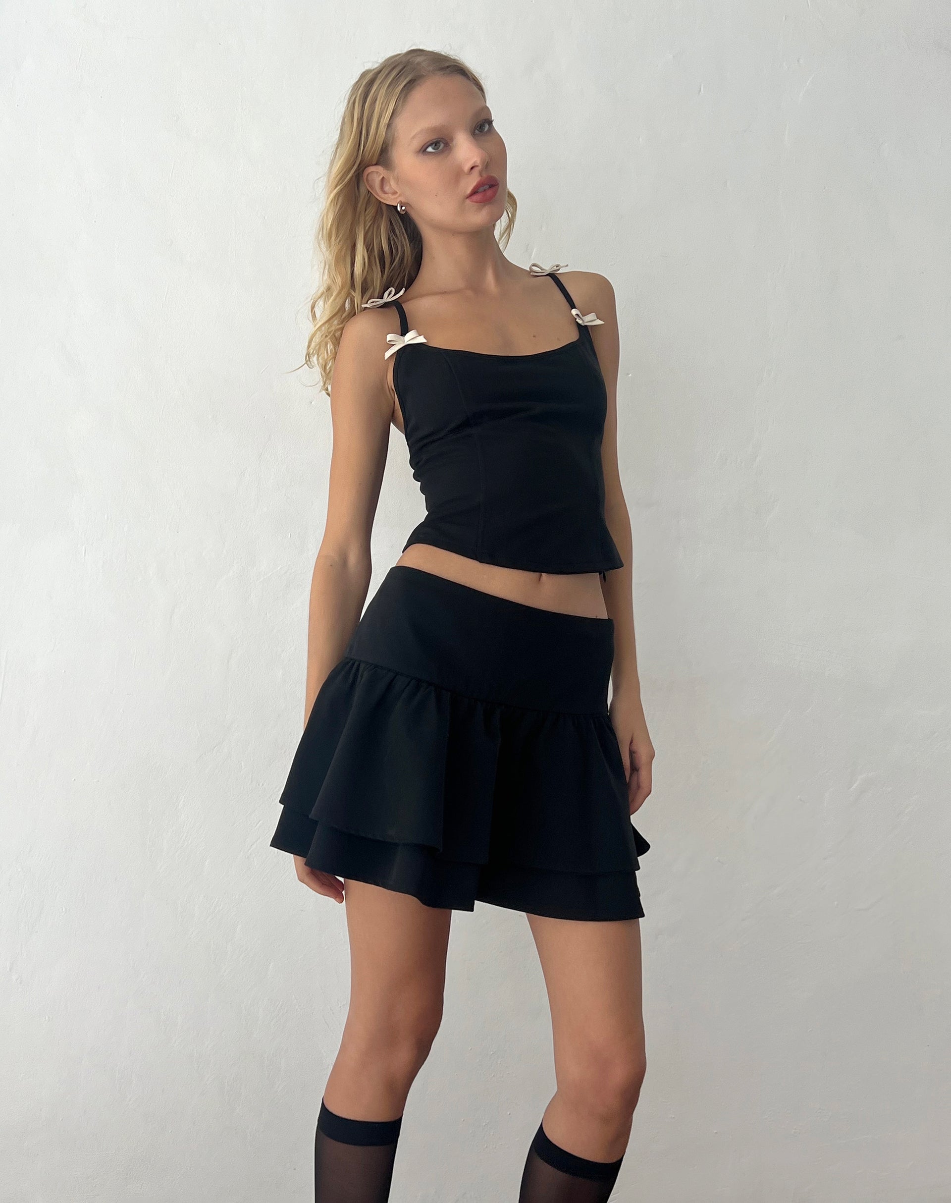 Image of Kaida Elfenbein Schleife Detail Korsett Top in Tailoring Schwarz