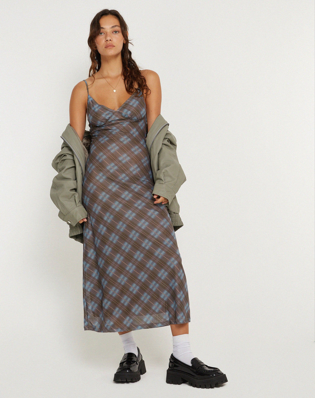 Kalana Midikleid in Grün Unscharfes Karo Dunkeloliv