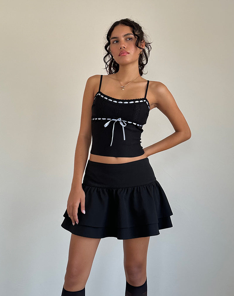 Image of Karda Cami Top in Schwarz mit kontrastierender Schleife