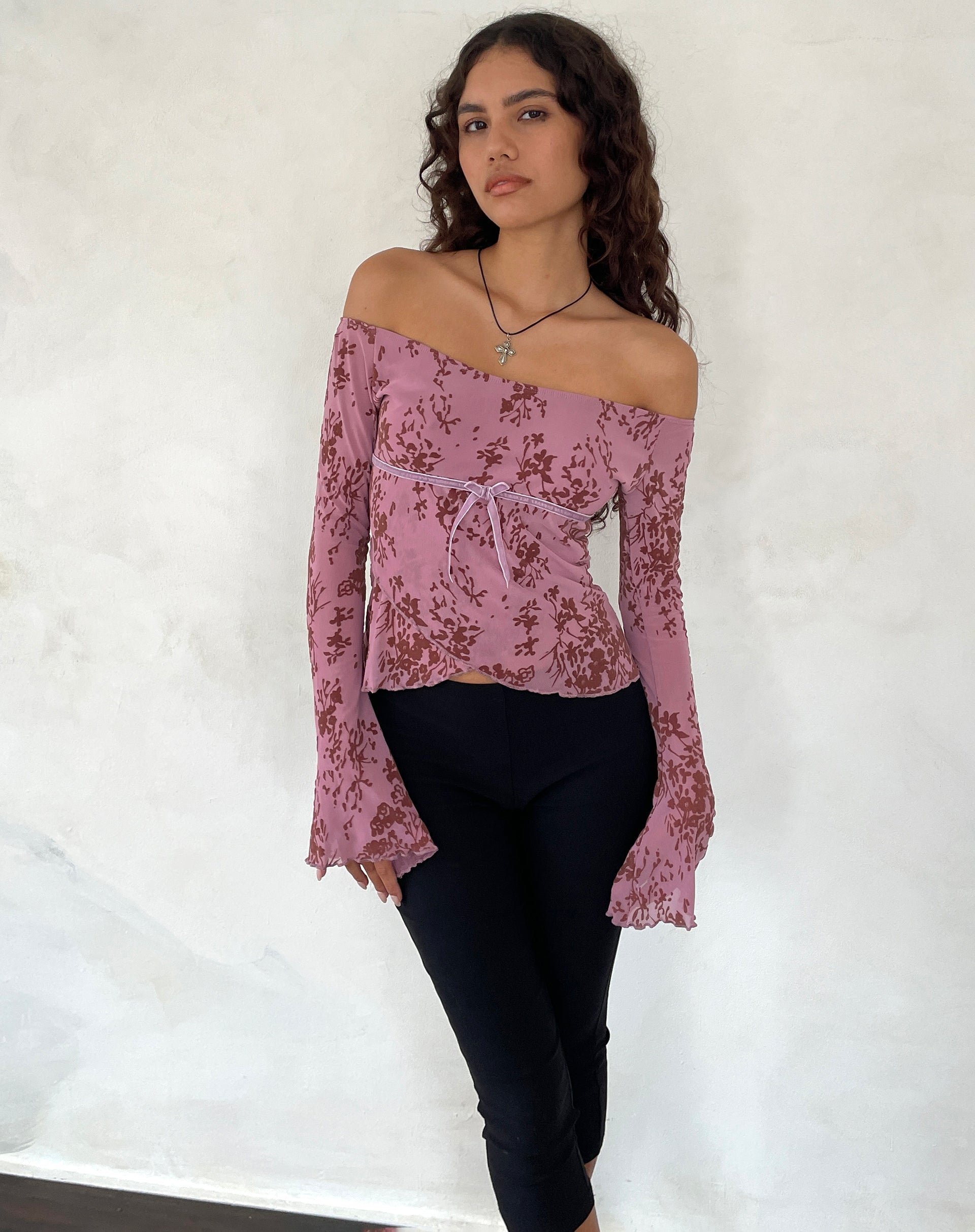 Image of Kareena Langärmeliges Bardot-Top in abstraktem Botanic Mauve