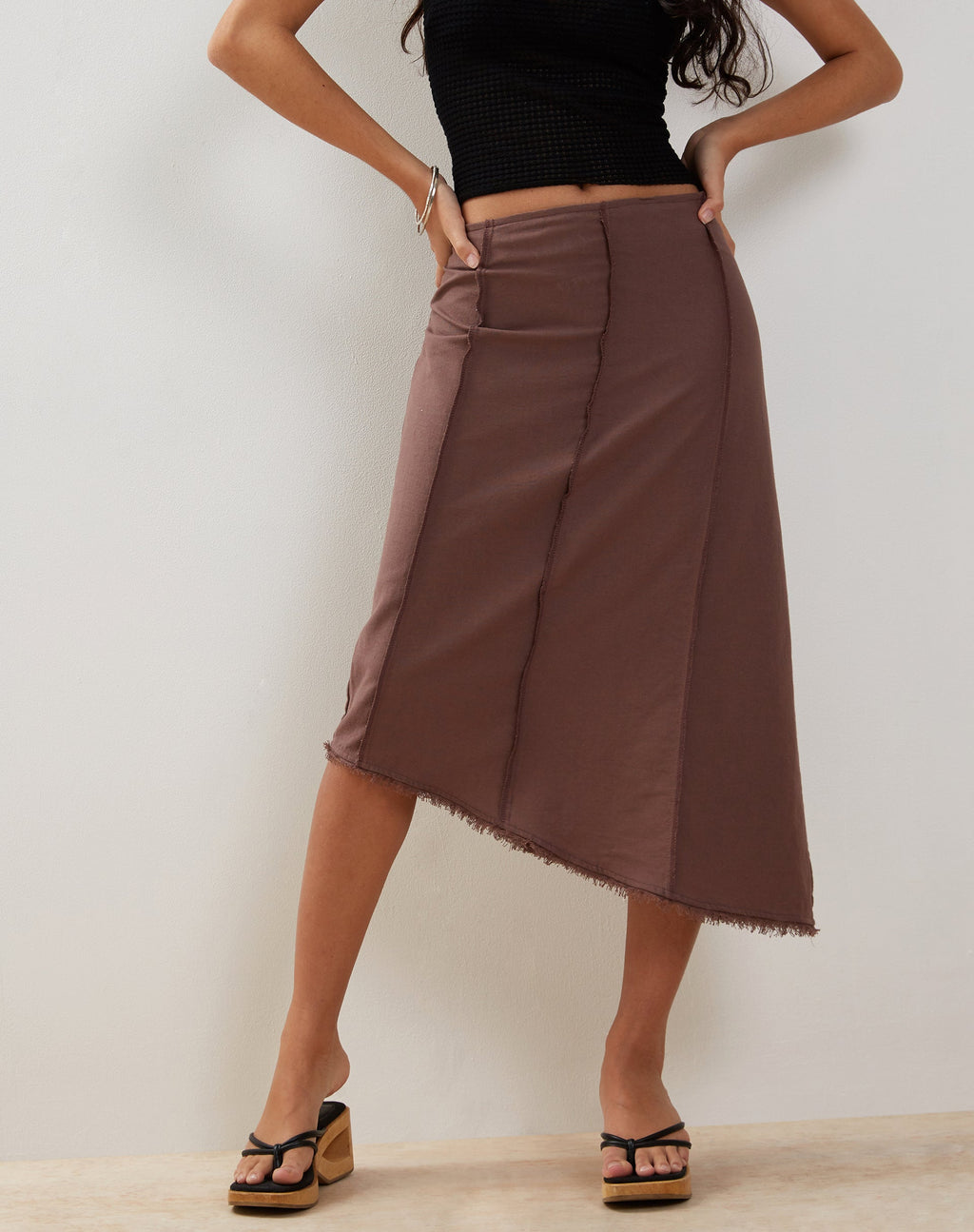Karlesa Asymmetrischer Midirock in Taupe