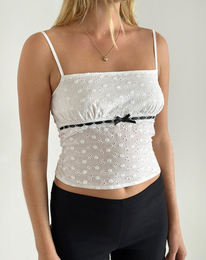 Katisa Top in Broderie Weiß