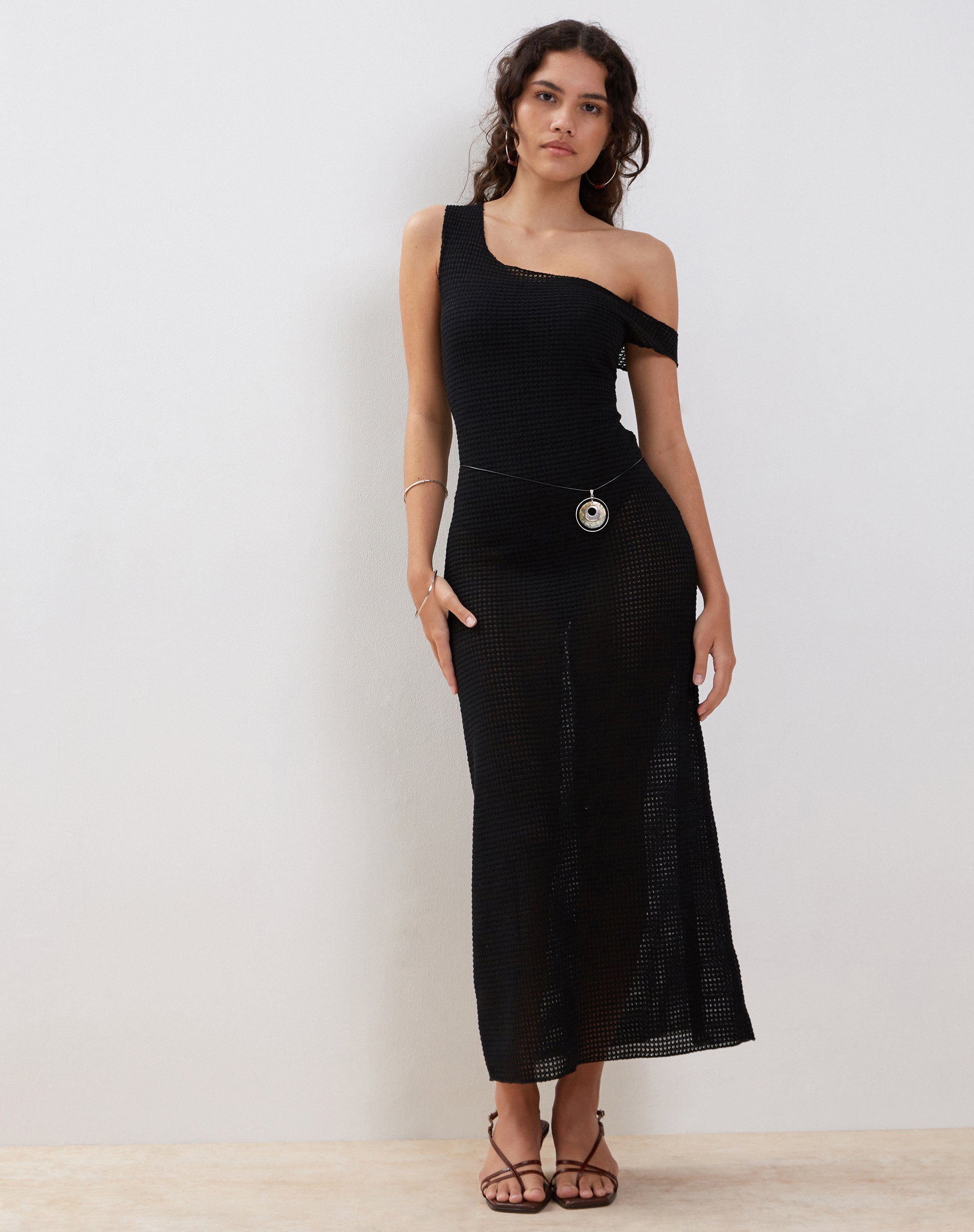 Image of Katja Maxikleid in Schwarz Strukturierte Häkelarbeit