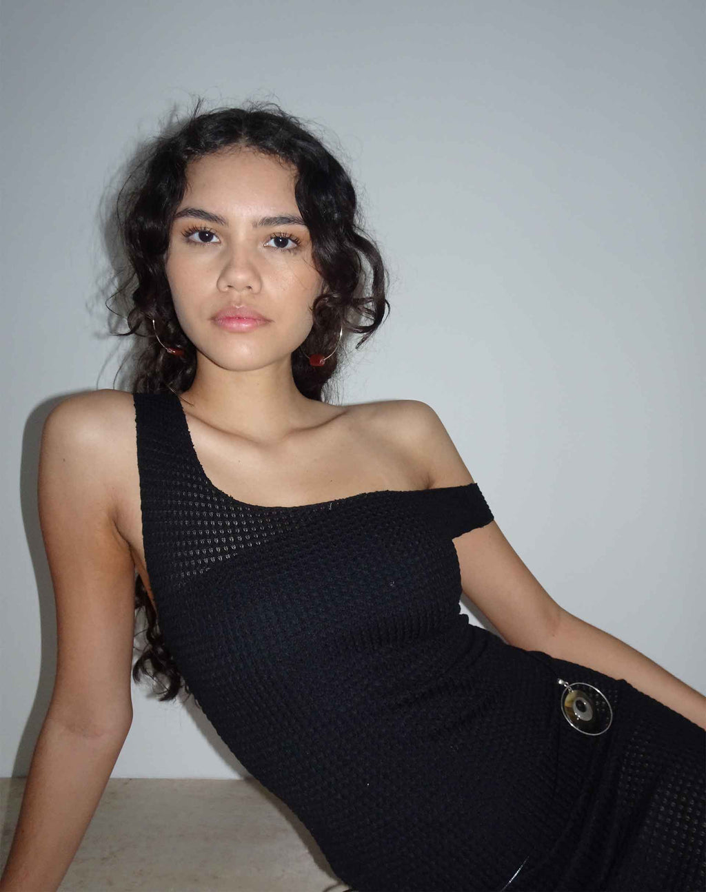 Katja Maxikleid aus schwarzer strukturierter Häkelei