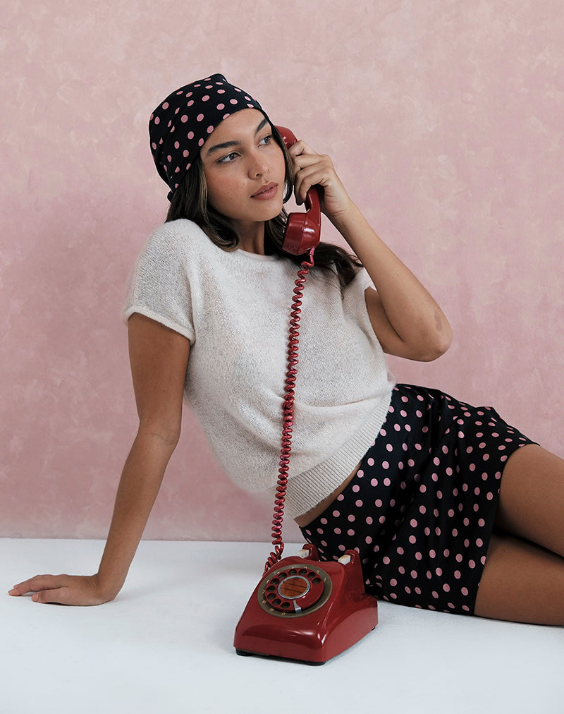 Kavra-Schal aus schwarzem Satin mit rosa Polka-Punkten