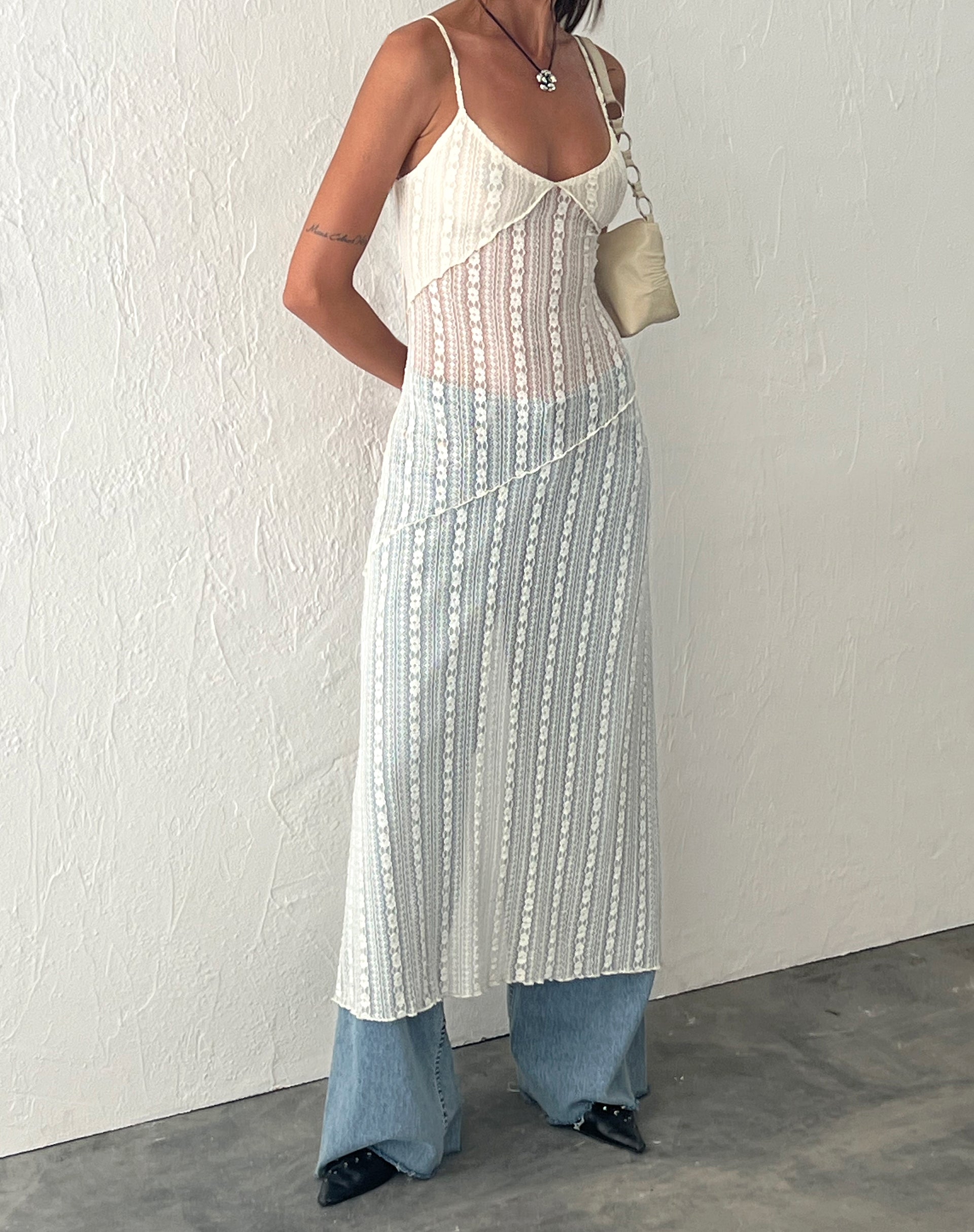 Bild von Kehlani Transparentes Midikleid aus cremefarbener Spitze