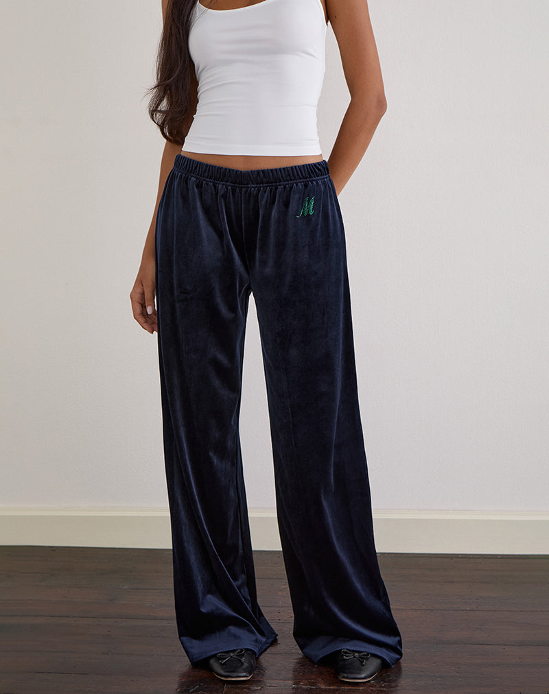 Glen Jogger aus Velours in Navy mit 'M'-Verzierung