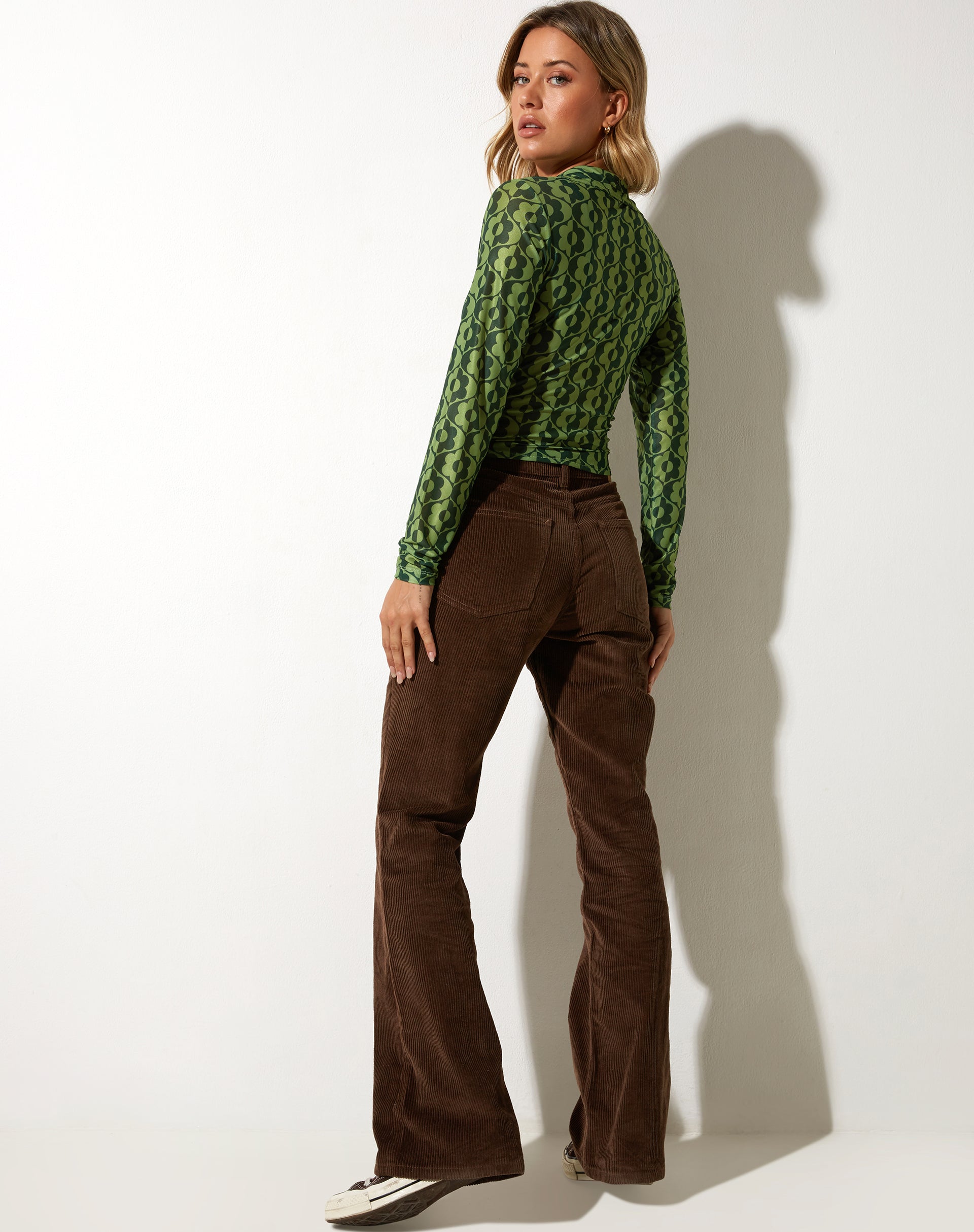 Bild von Kelly Cropped Shirt in Wavy Daisy Green