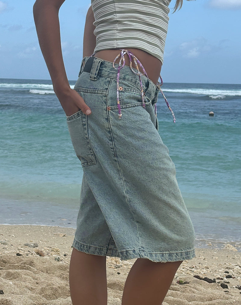 Bild von Low Rise Skater Shorts in Bleach Denim