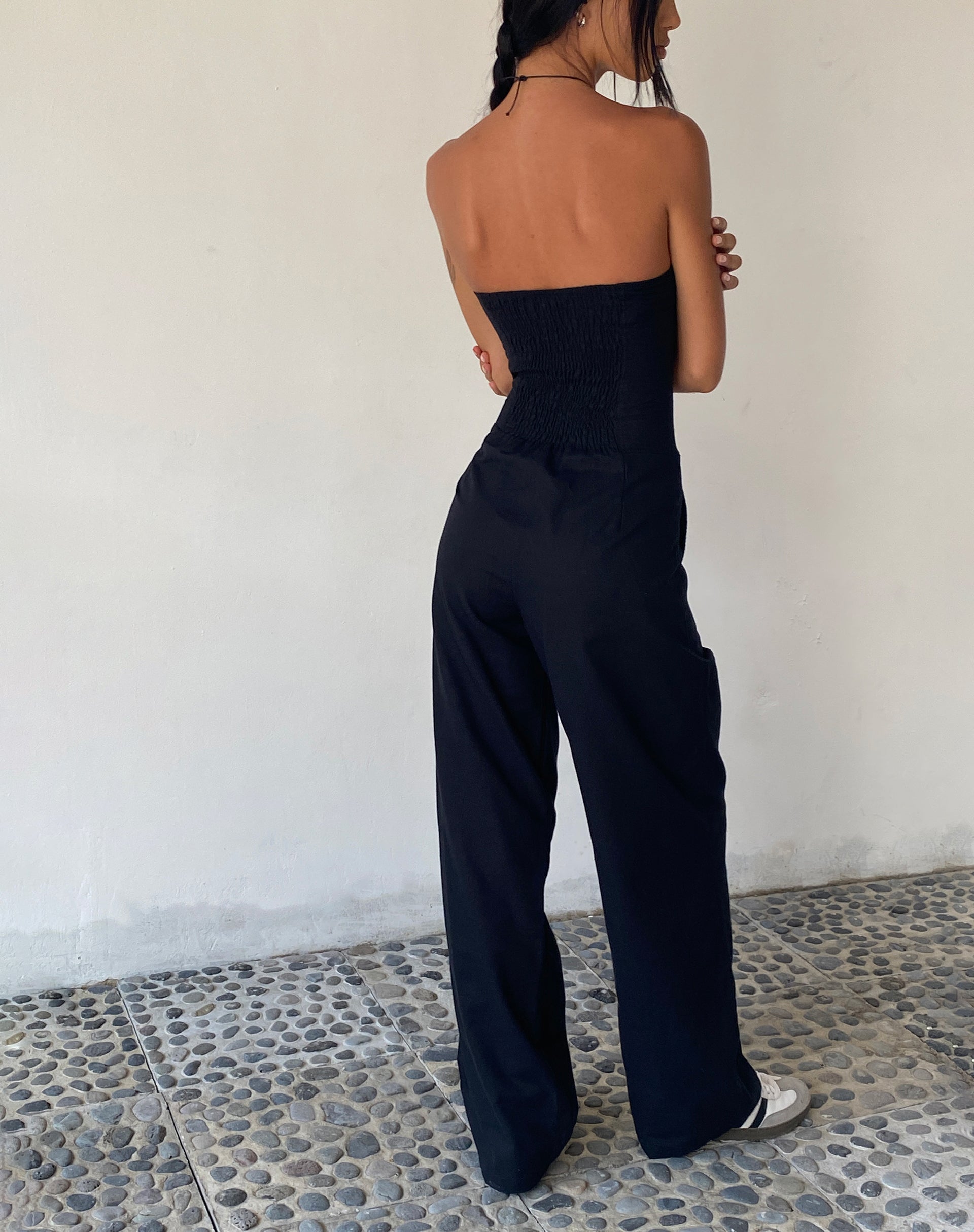 Bild von MOTEL X JACQUIE Kyaria Bandeau Jumpsuit in Schwarz