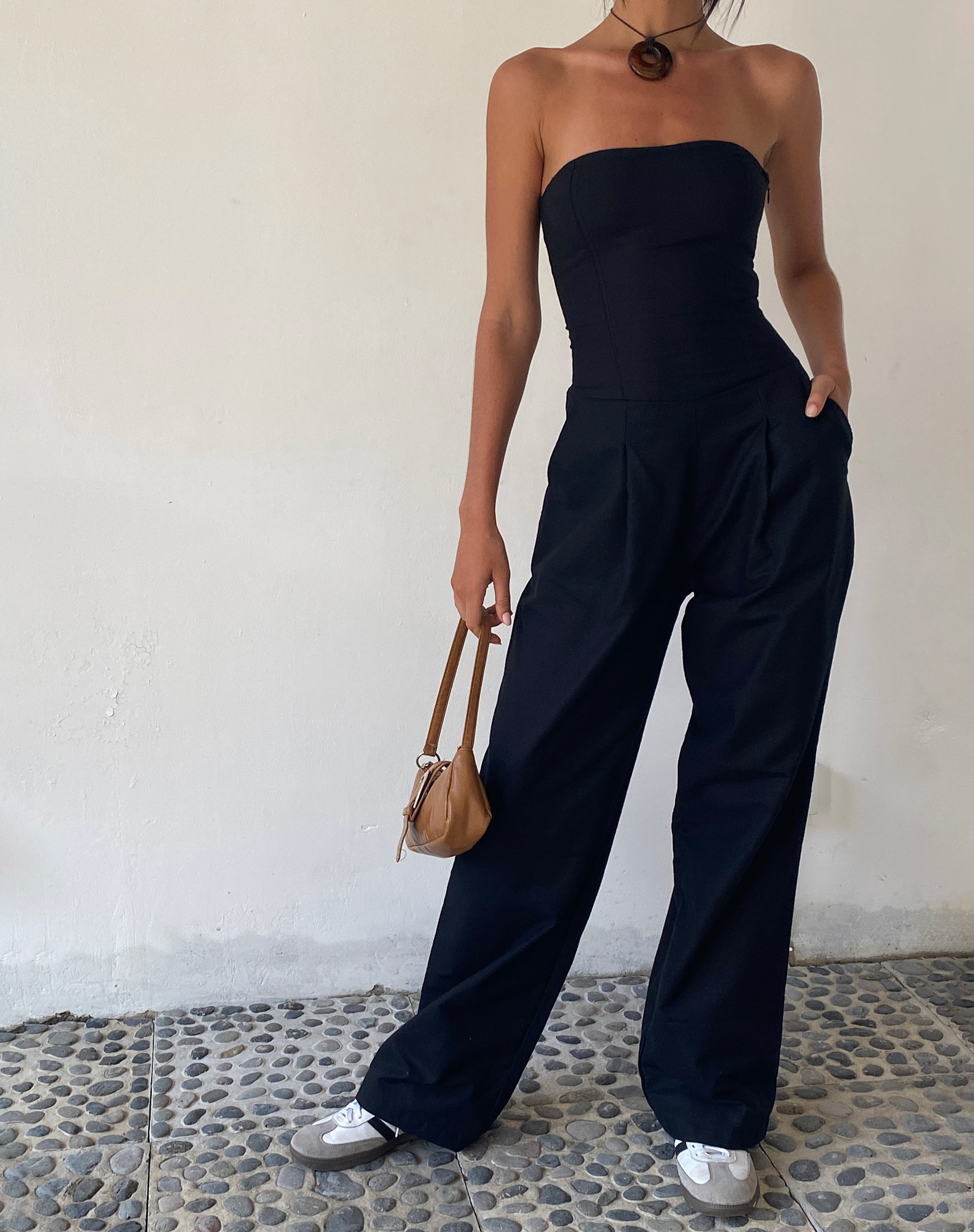 Bild von MOTEL X JACQUIE Kyaria Bandeau Jumpsuit in Schwarz