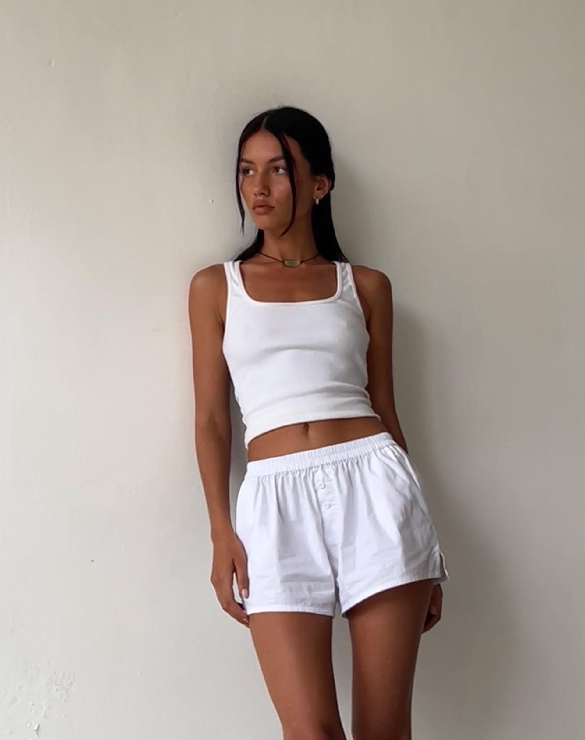 Bild von MOTEL X JACQUIE Laboxe Brief Shorts in Weiß mit Schleifen-Embro