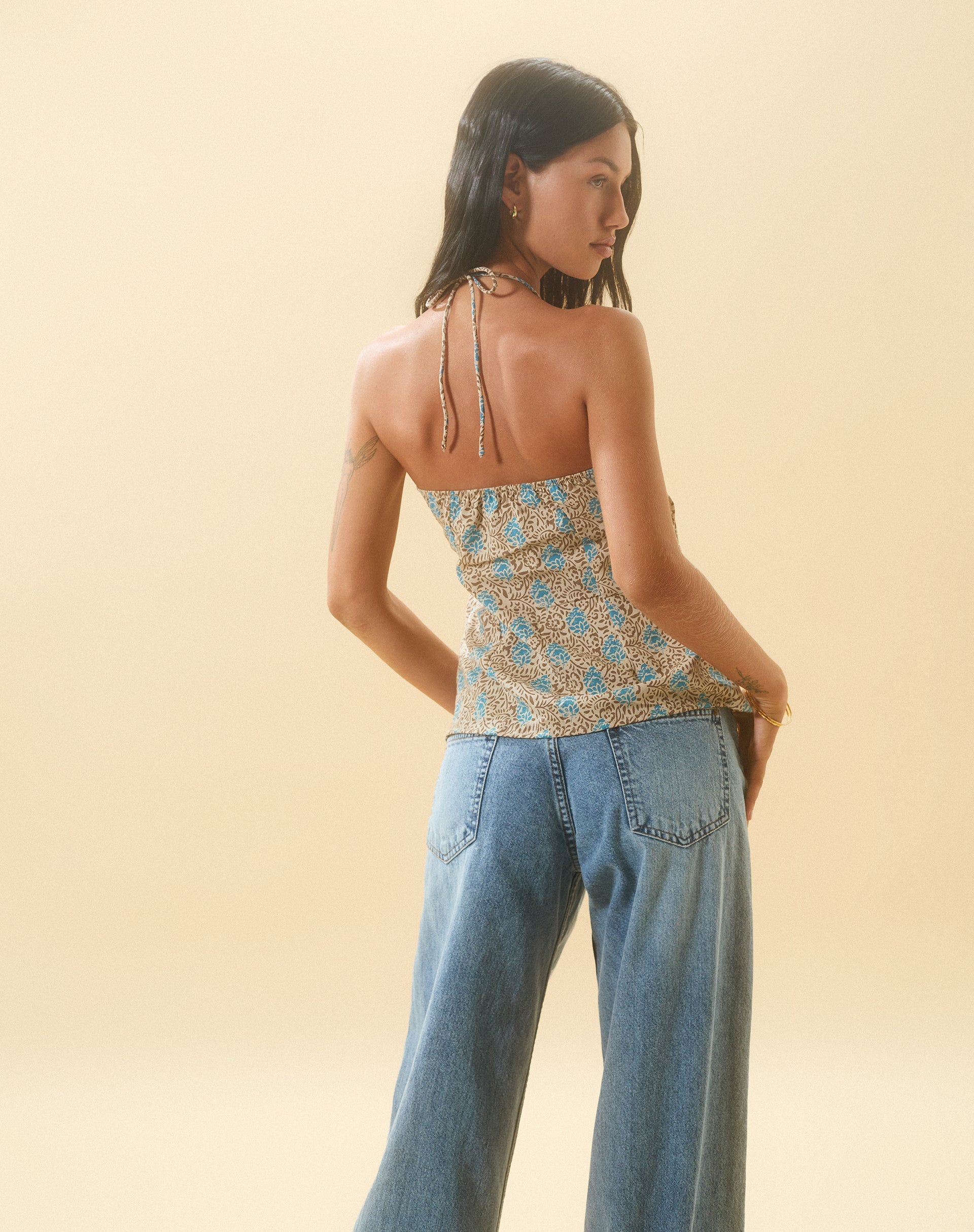 Bild von Laeri Neckholder Top in Bohemian Batik Blau Braun