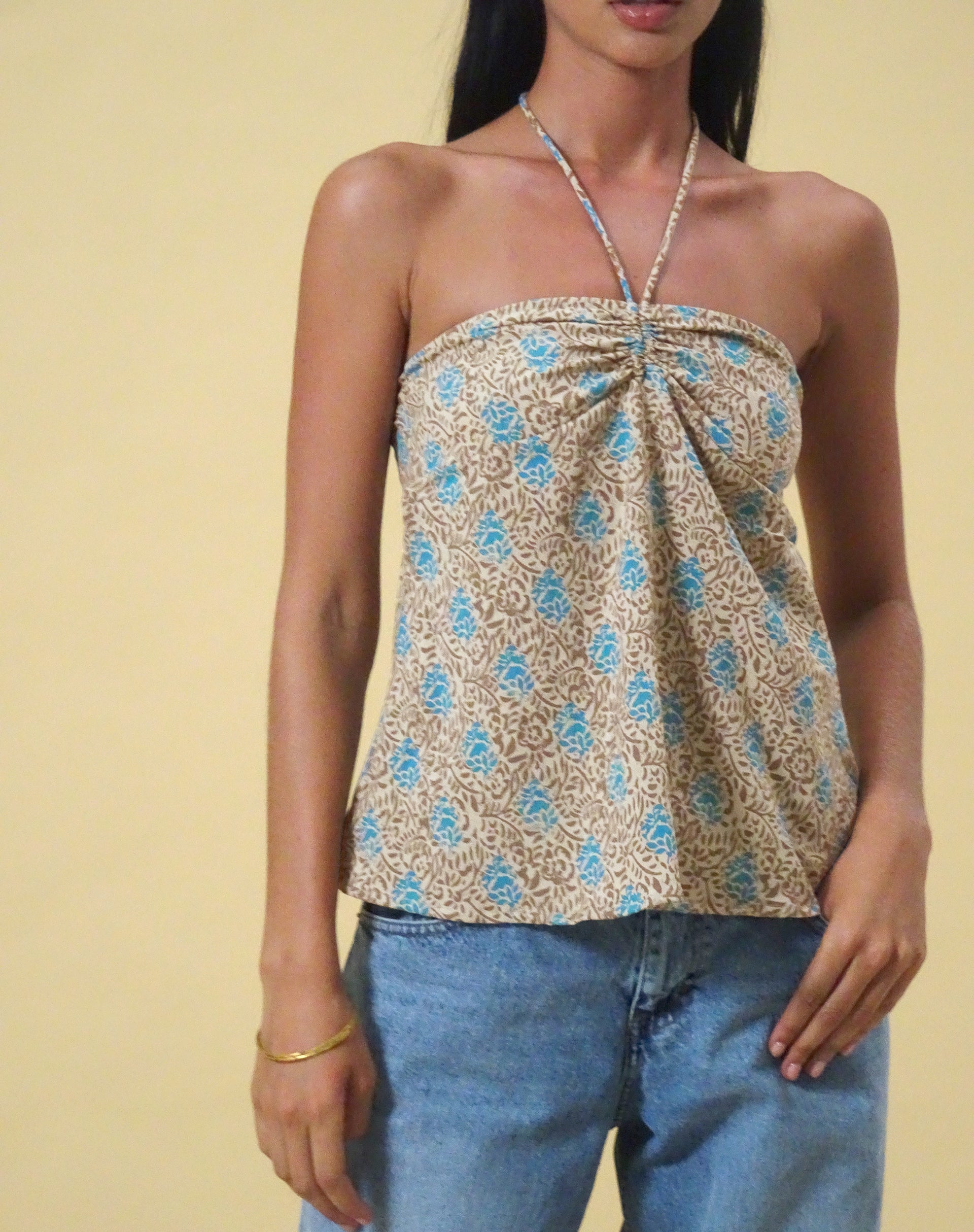 Bild von Laeri Neckholder Top in Bohemian Batik Blau Braun