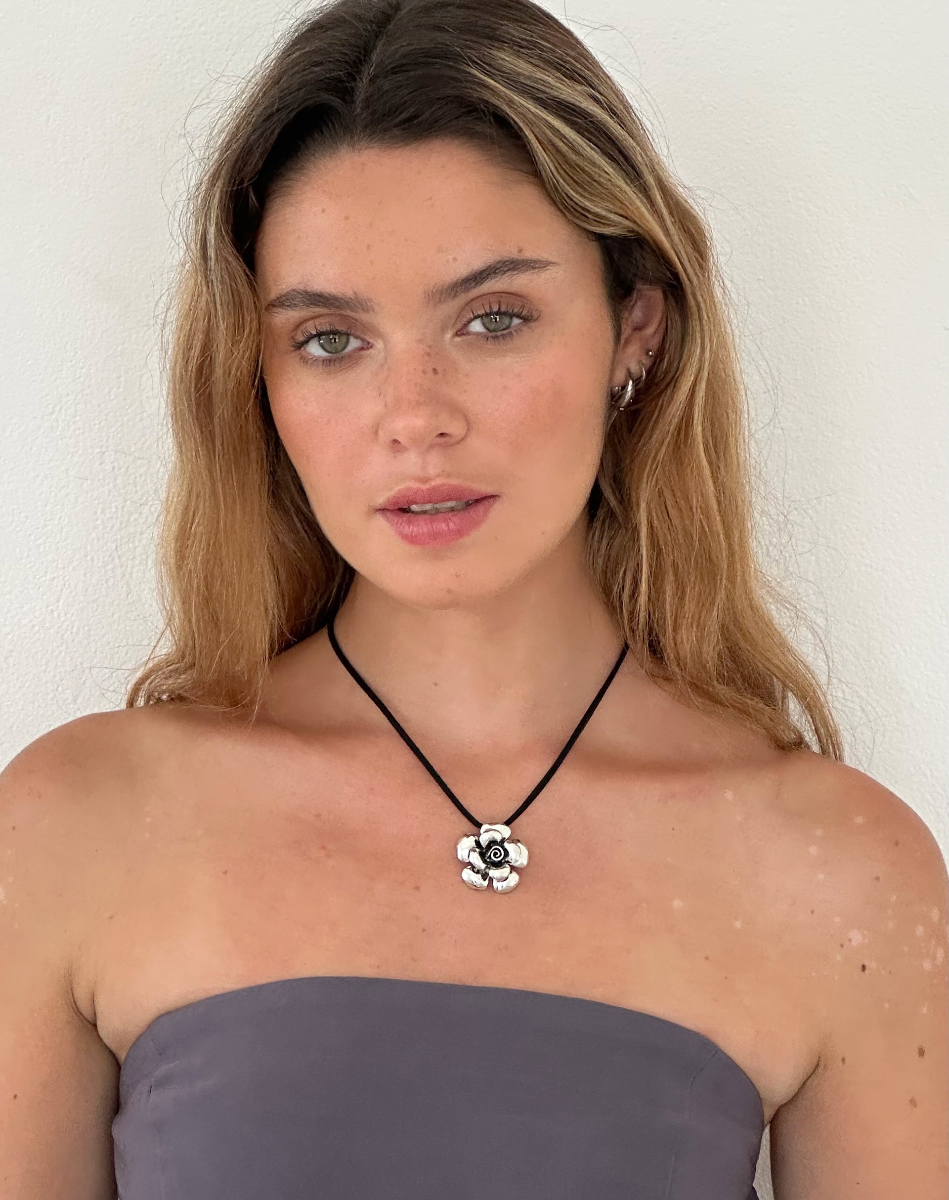 Bild von Lana Cord Rose Halskette von Gemini Jewels