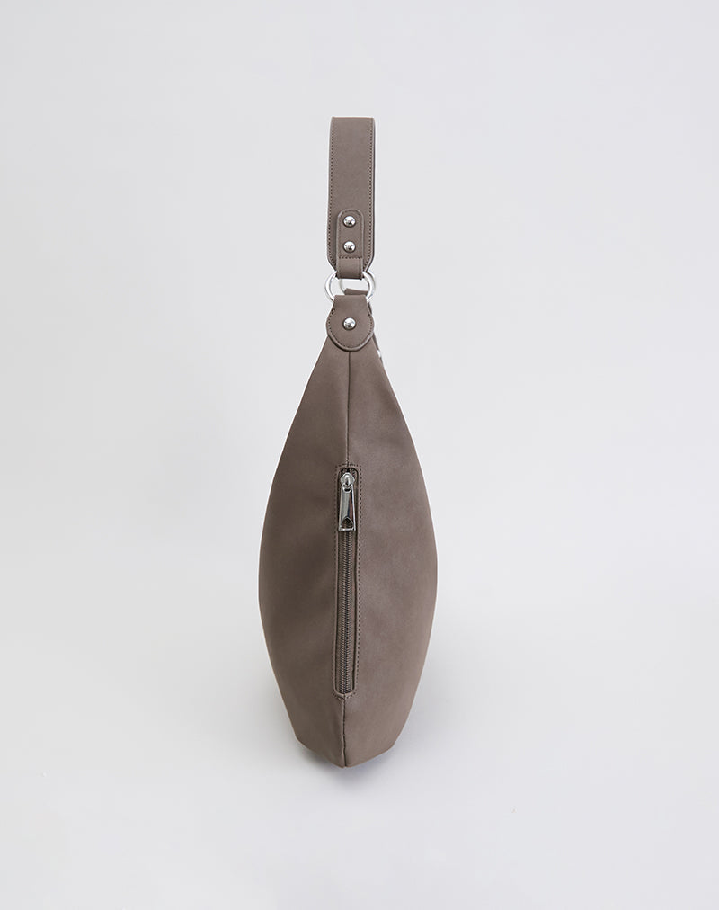 Image of Große braune Tasche mit Nieten