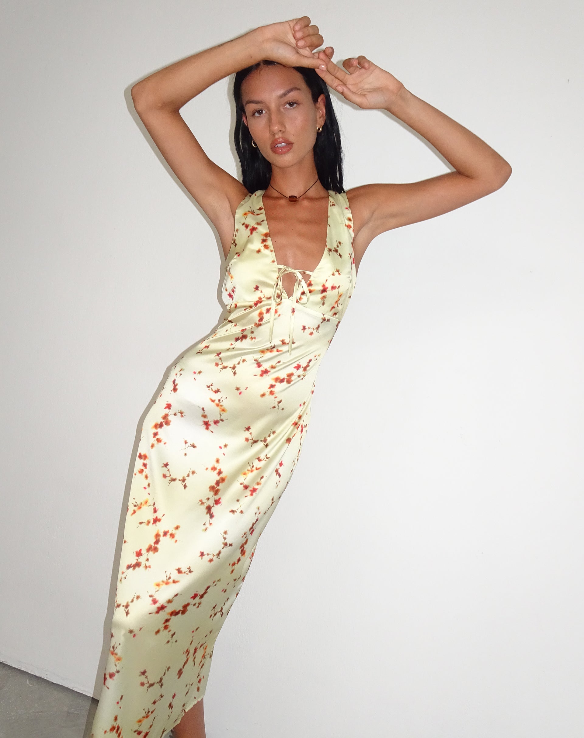 Bild von Lasanda Maxi-Satin-Kleid in Bohemian Floral Gelb