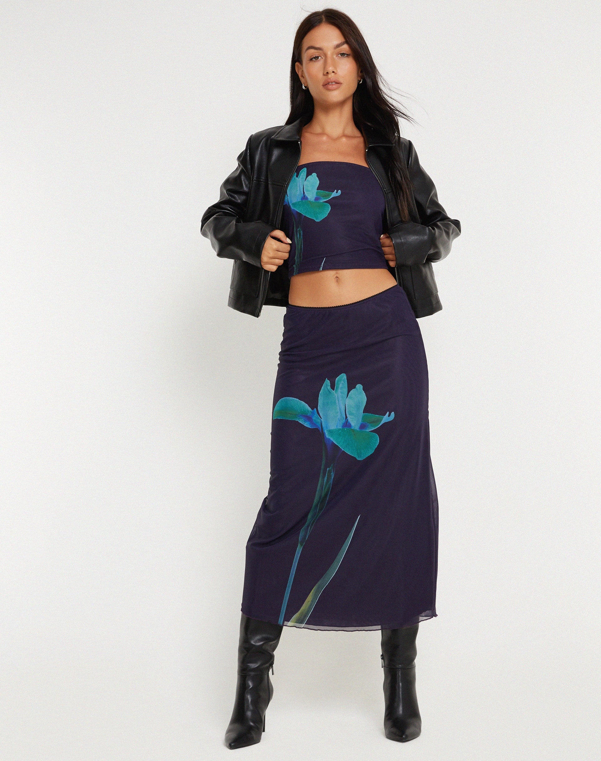 Bild von Shae Mesh Bandeu Top in Navy Flower