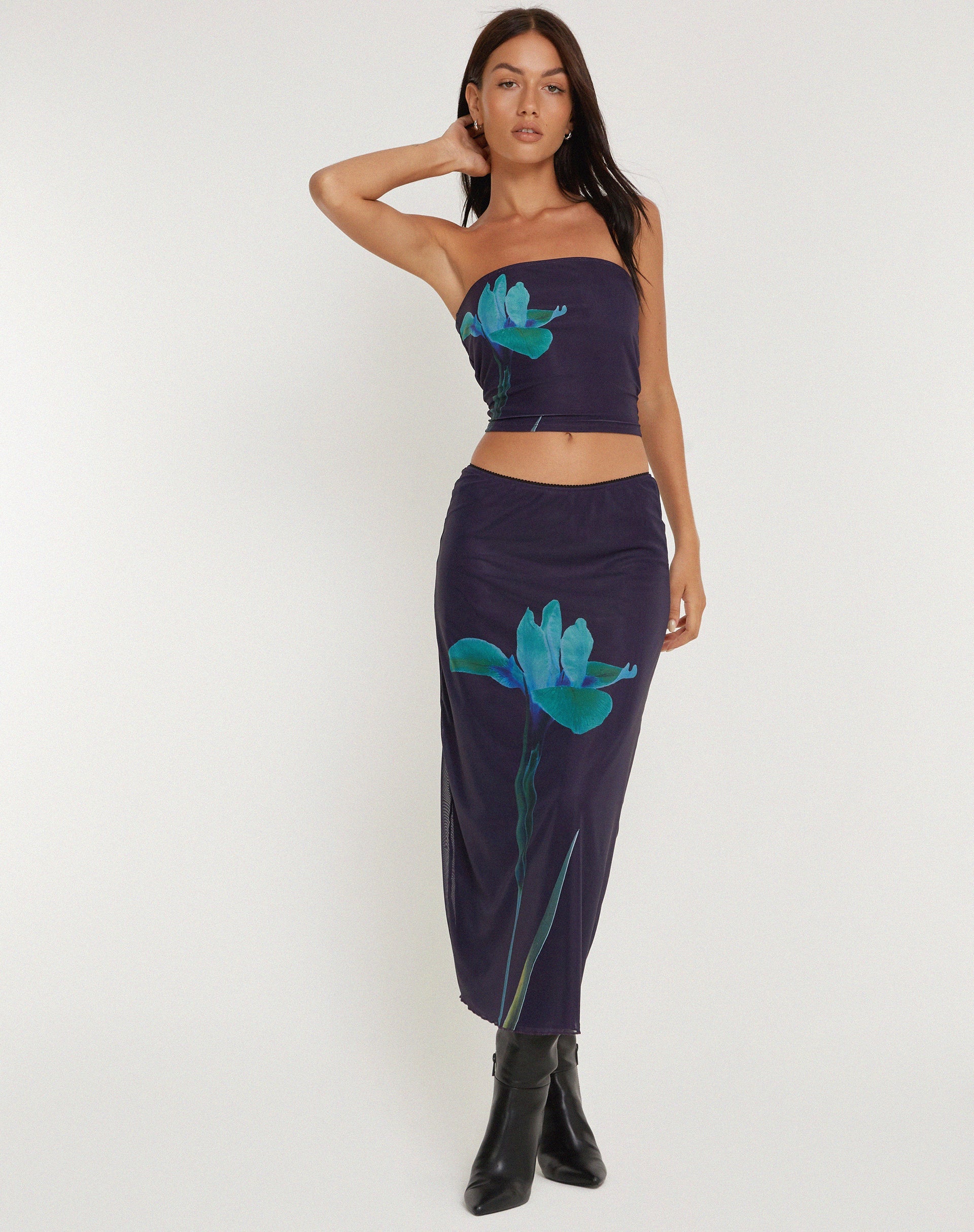 Bild von Shae Mesh Bandeu Top in Navy Flower