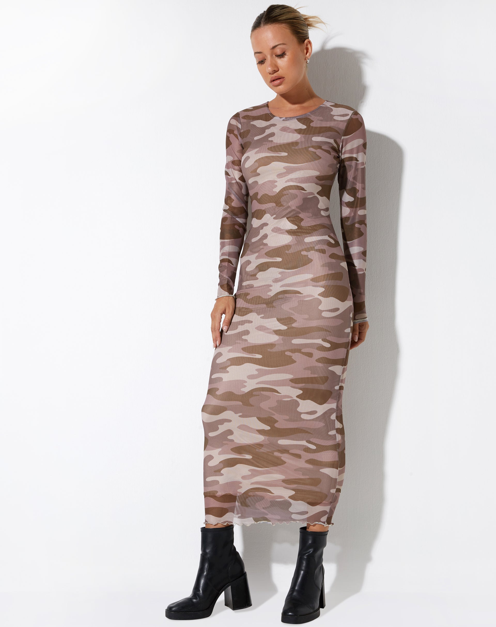 Bild von Laura Midikleid in Camo
