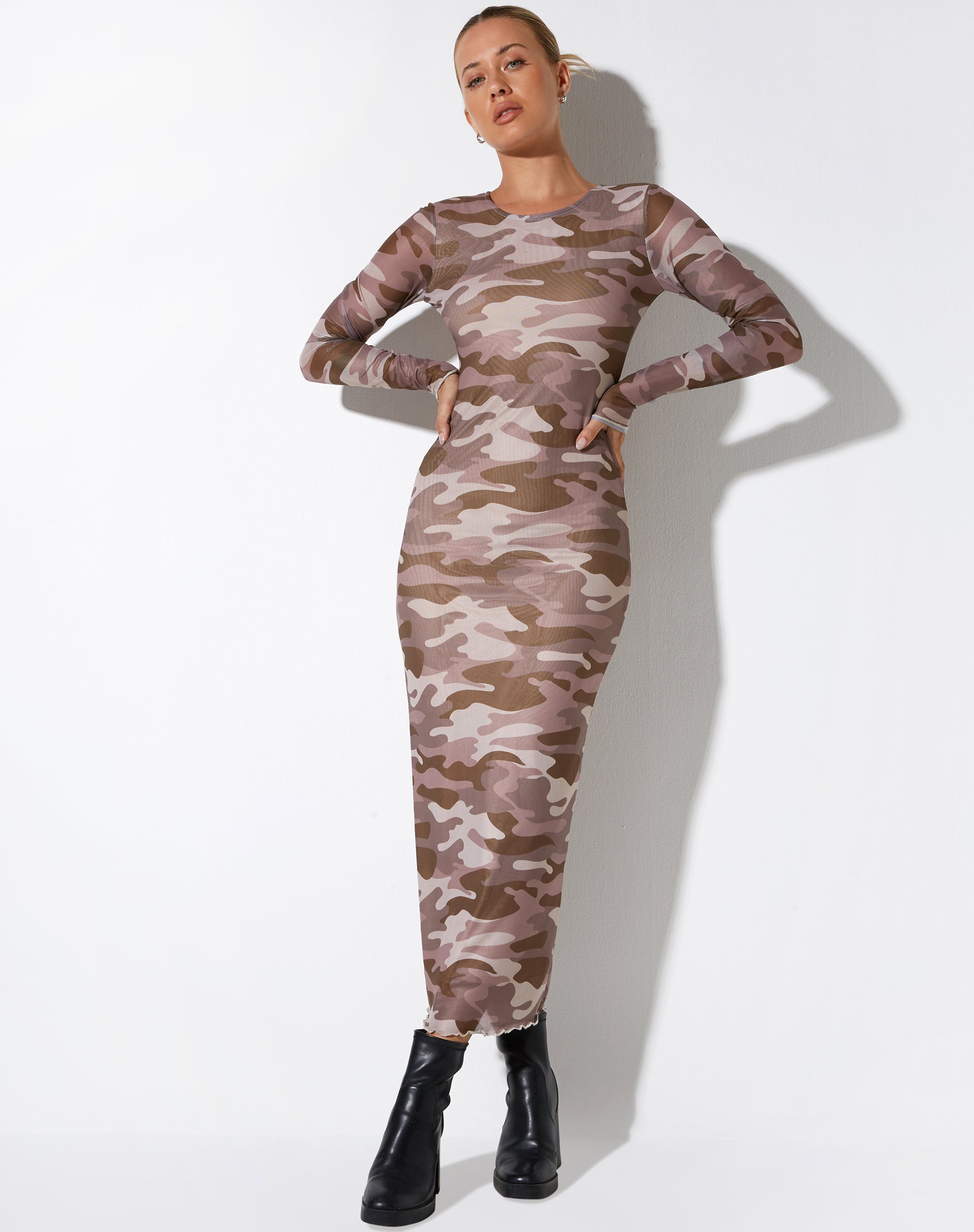 Bild von Laura Midikleid in Camo