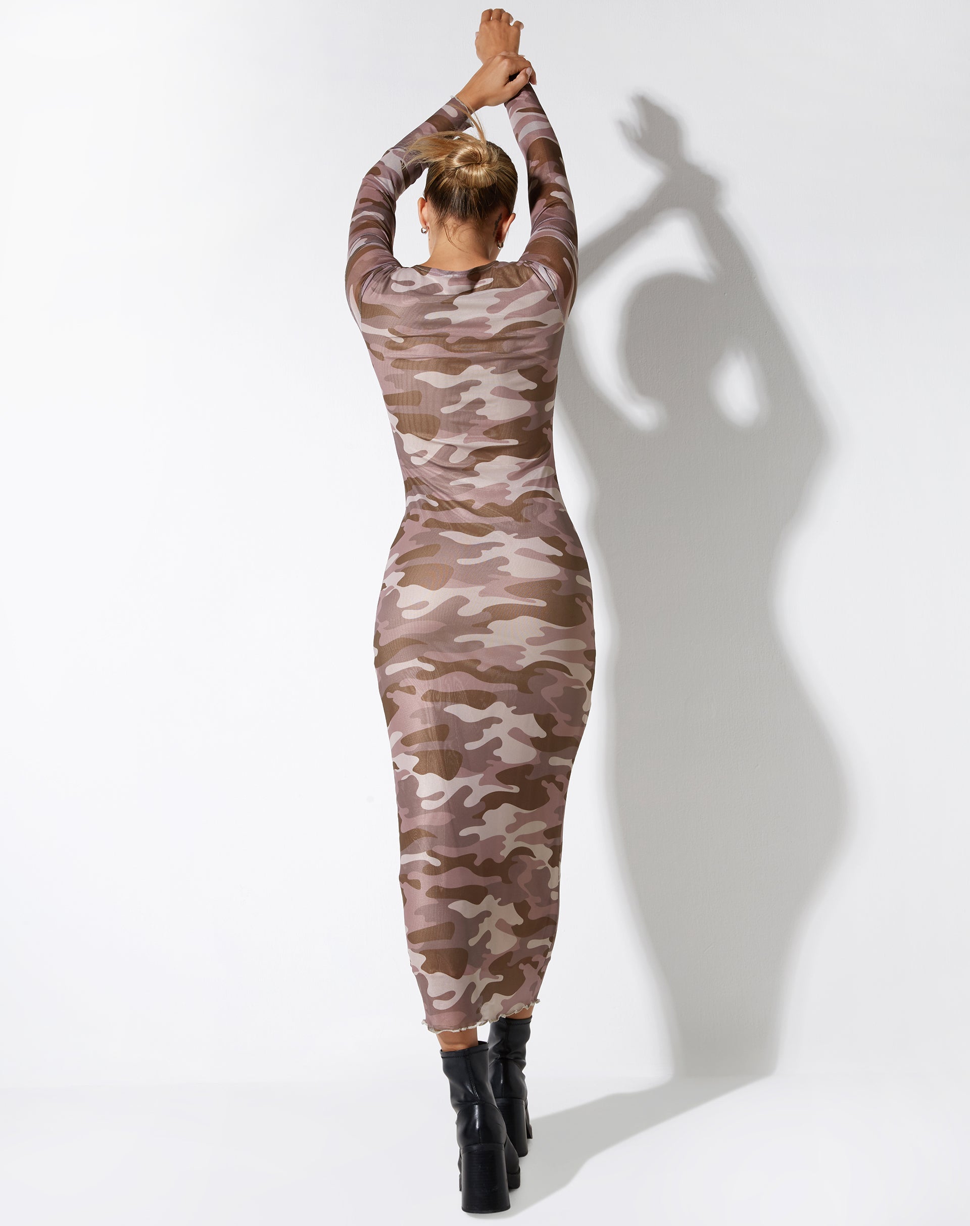 Bild von Laura Midikleid in Camo