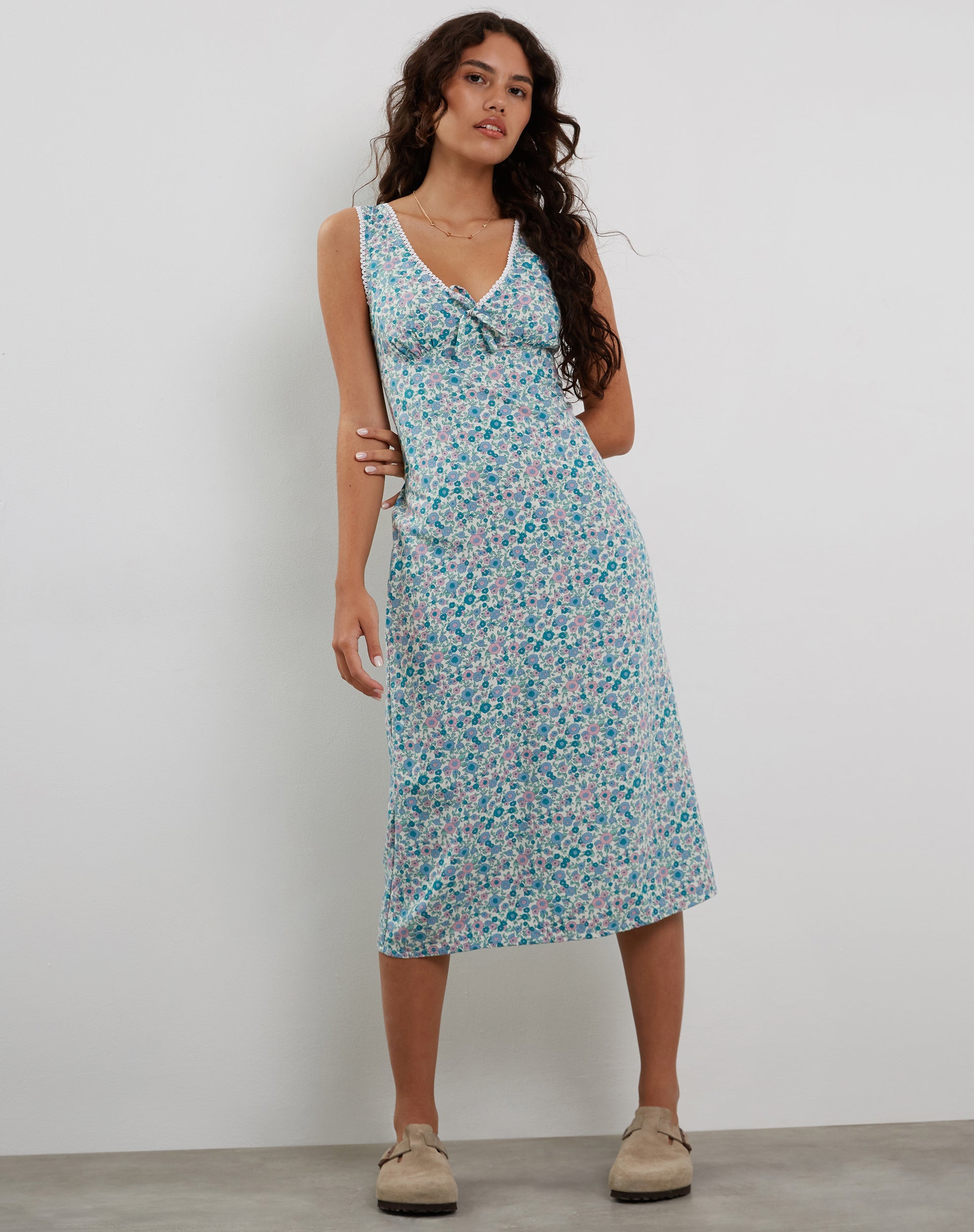Image of Lavisha Midikleid in Flower Power Blau