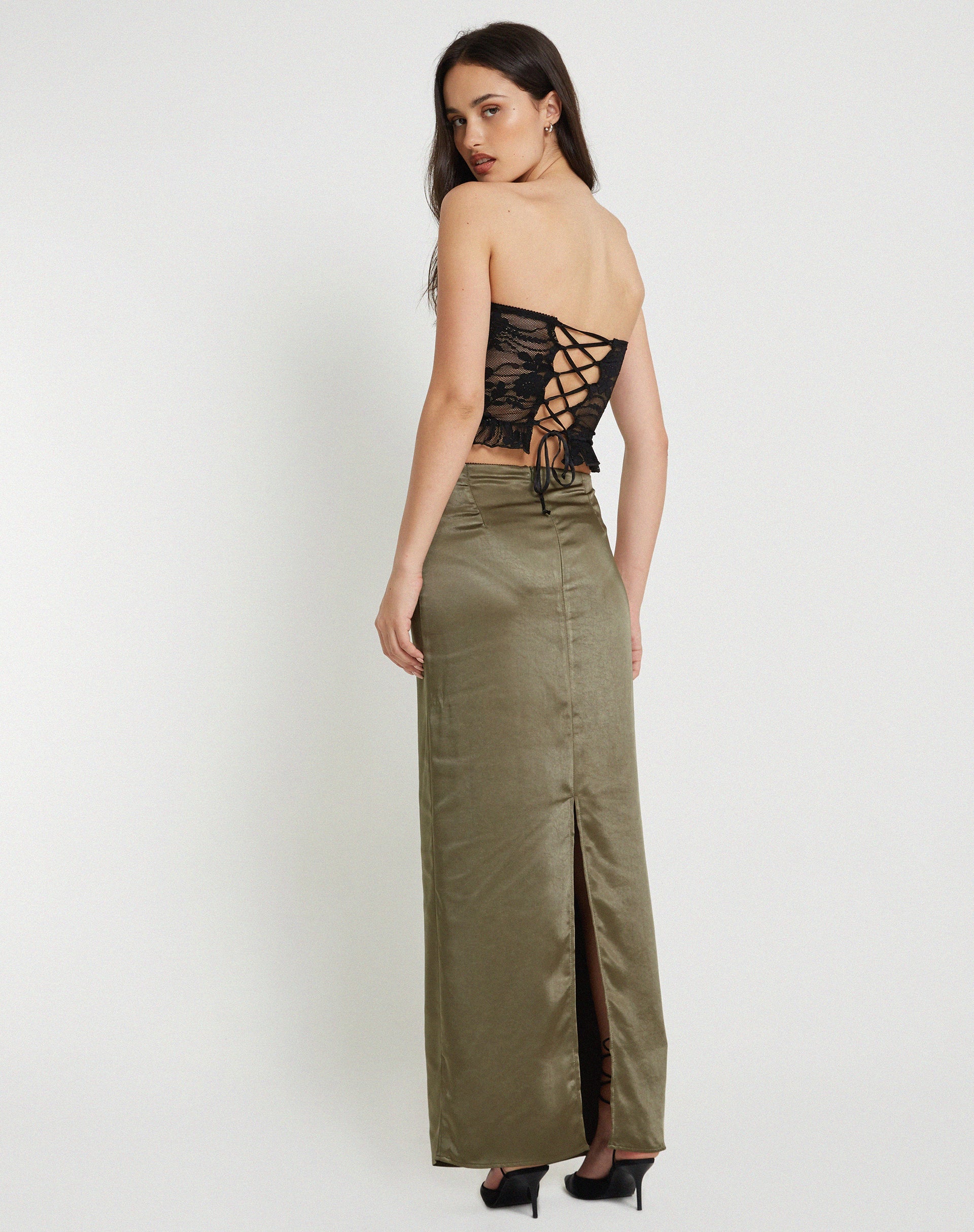 Bild von Layla Maxirock aus Satin Dunkel-Olive