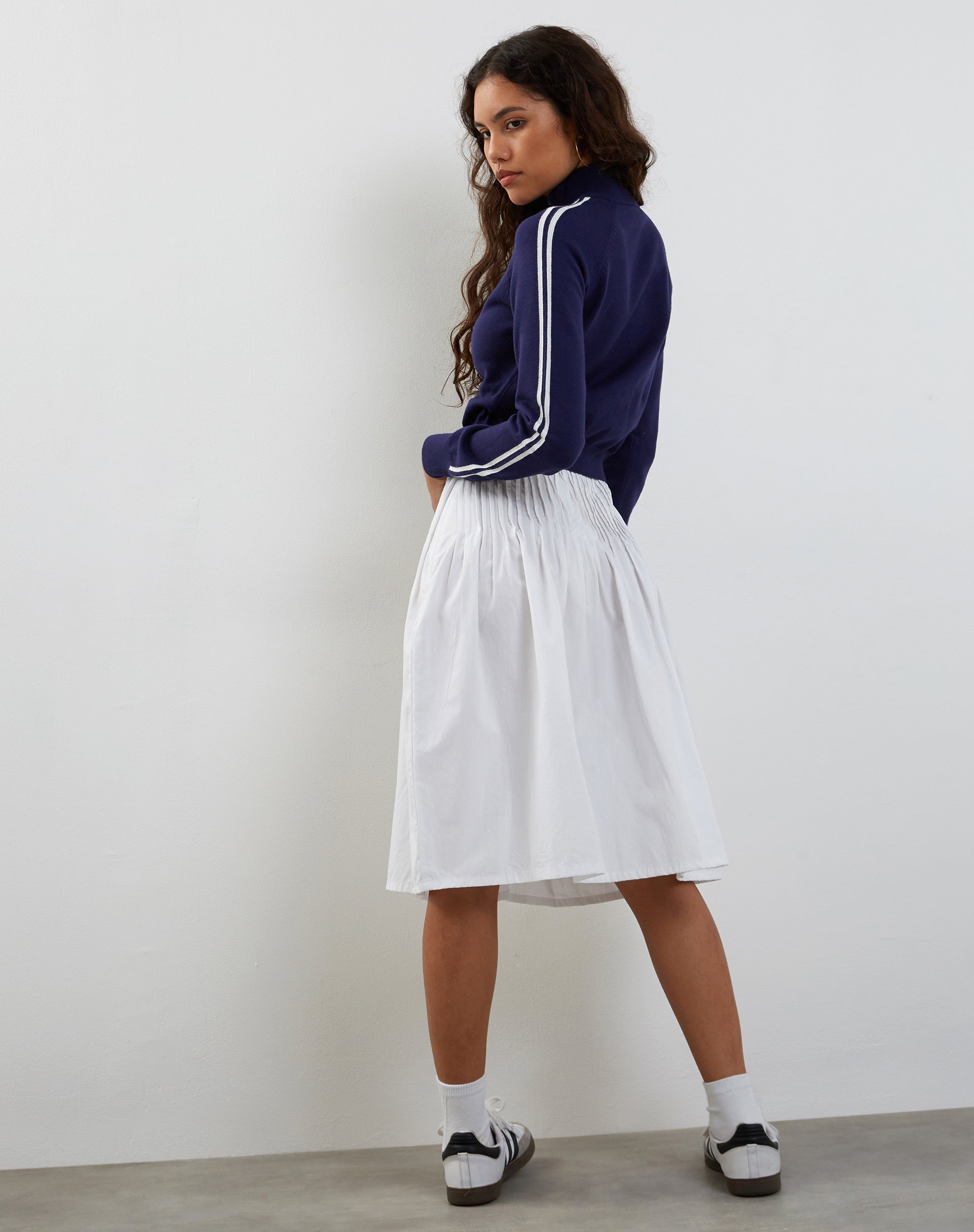Image of Lennon Strickjacke in Marineblau mit weißen Streifen