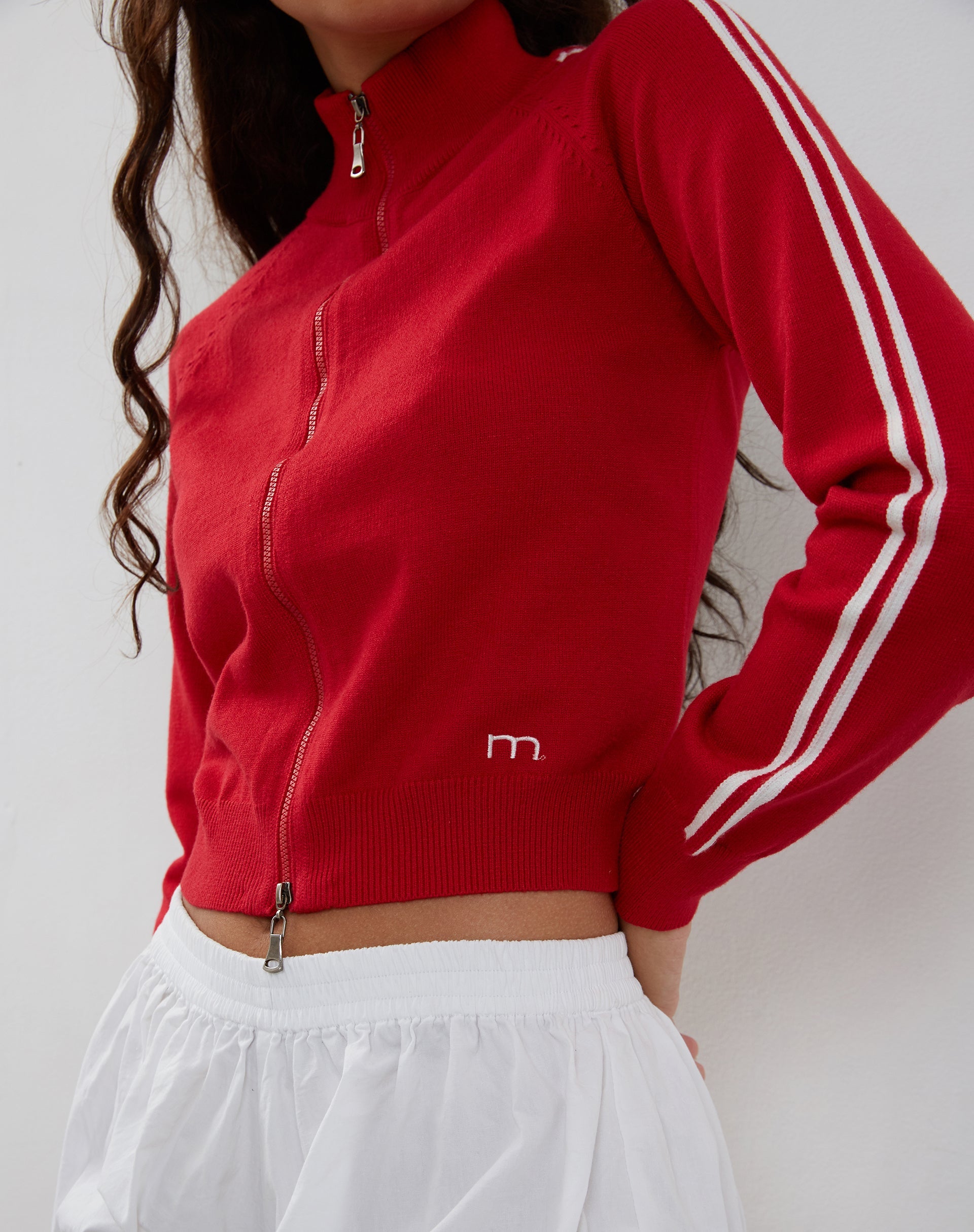 Image of Lennon Zip Up Jacke in Rot mit weißen Seitenstreifen