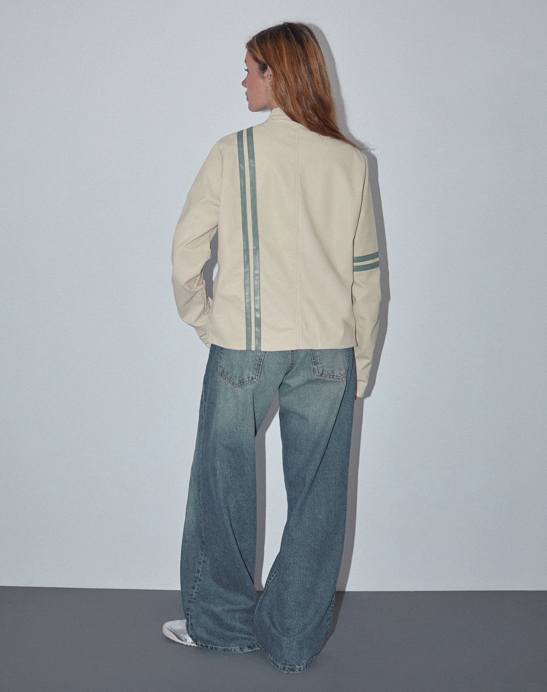 Image of Lewis Jacke aus cremefarbenem PU mit blauen Streifen