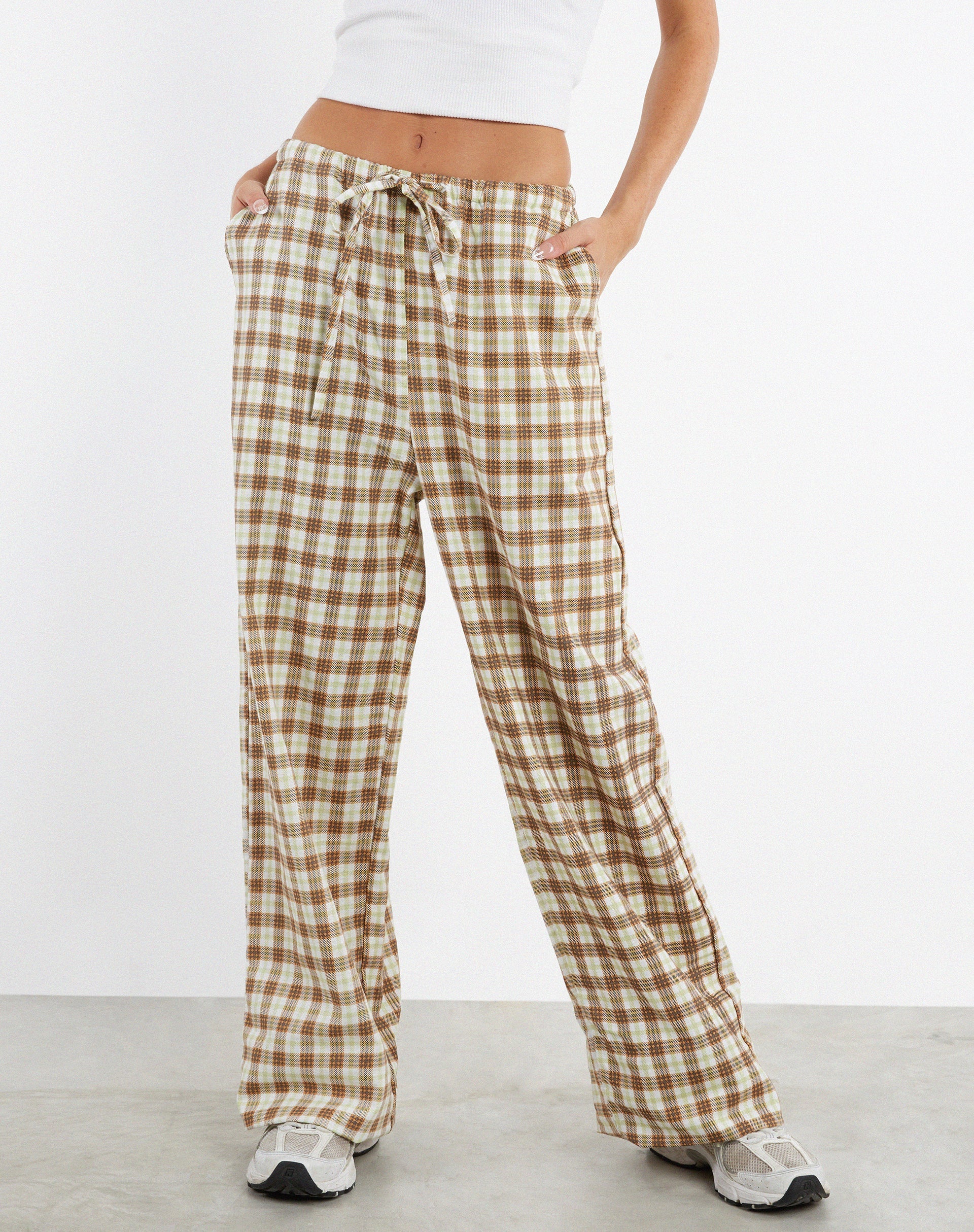 image of MOTEL X JACQUIE Lirura Hose mit weitem Bein in Gelb und Braun Karo