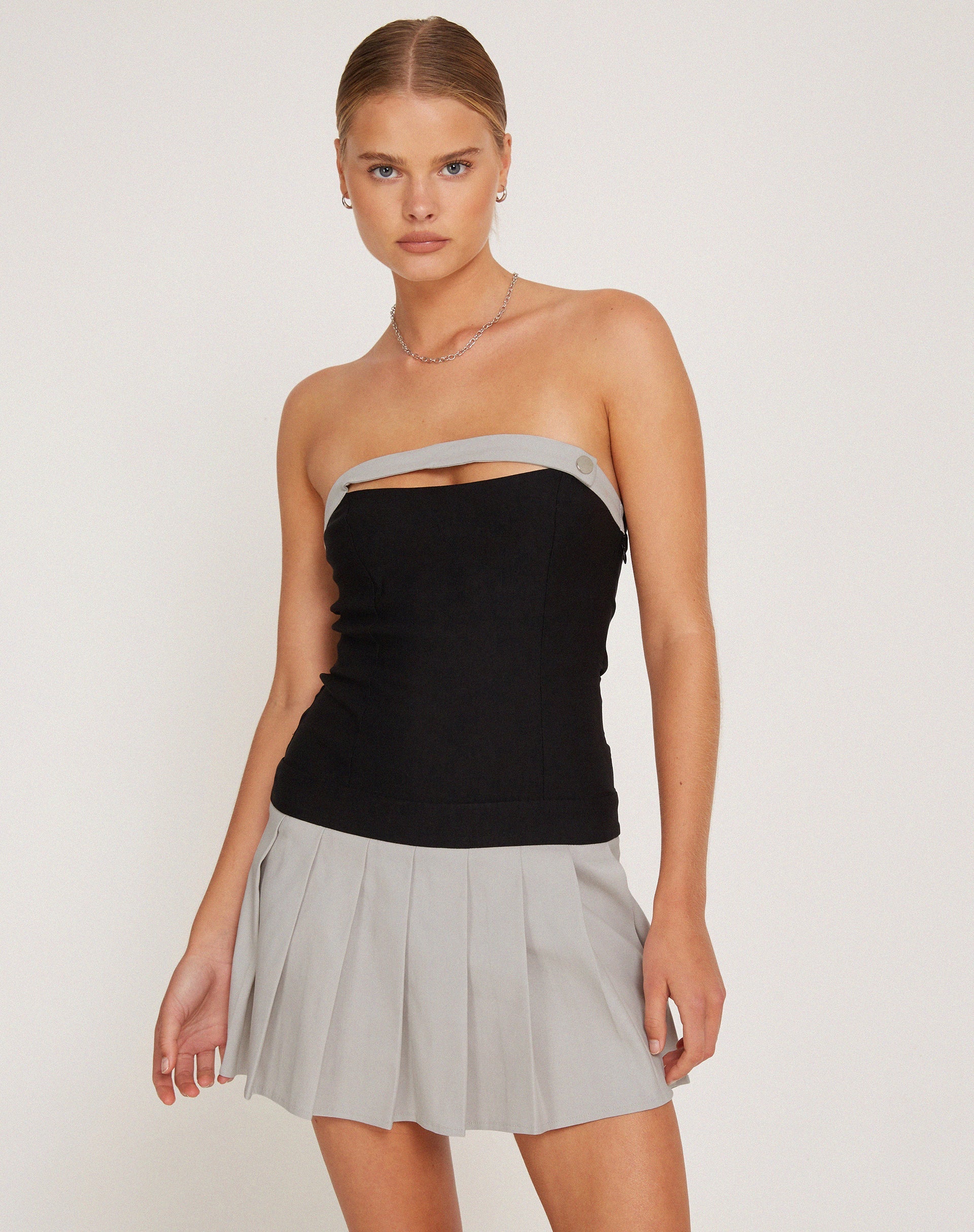 Bild von Lisma Bandeau Cut-out Minikleid in Tailoring Grau und Schwarz