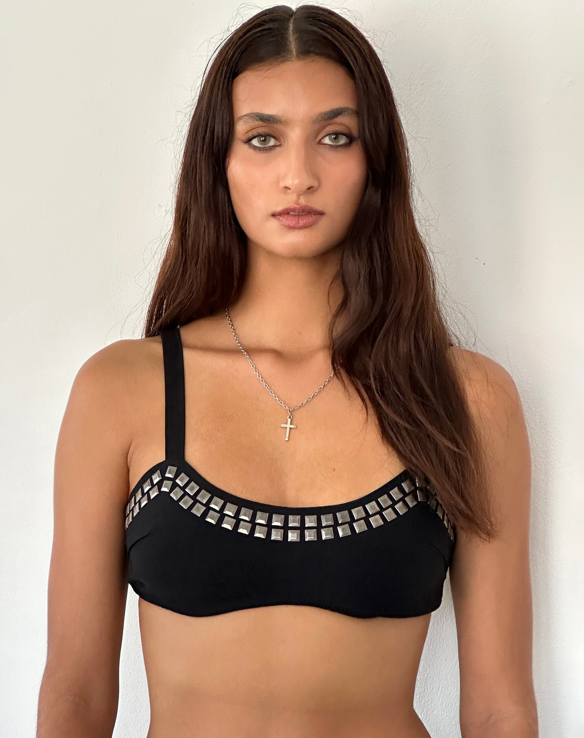 Image von Liu Nieten-Bralette in Schwarz Tailoring