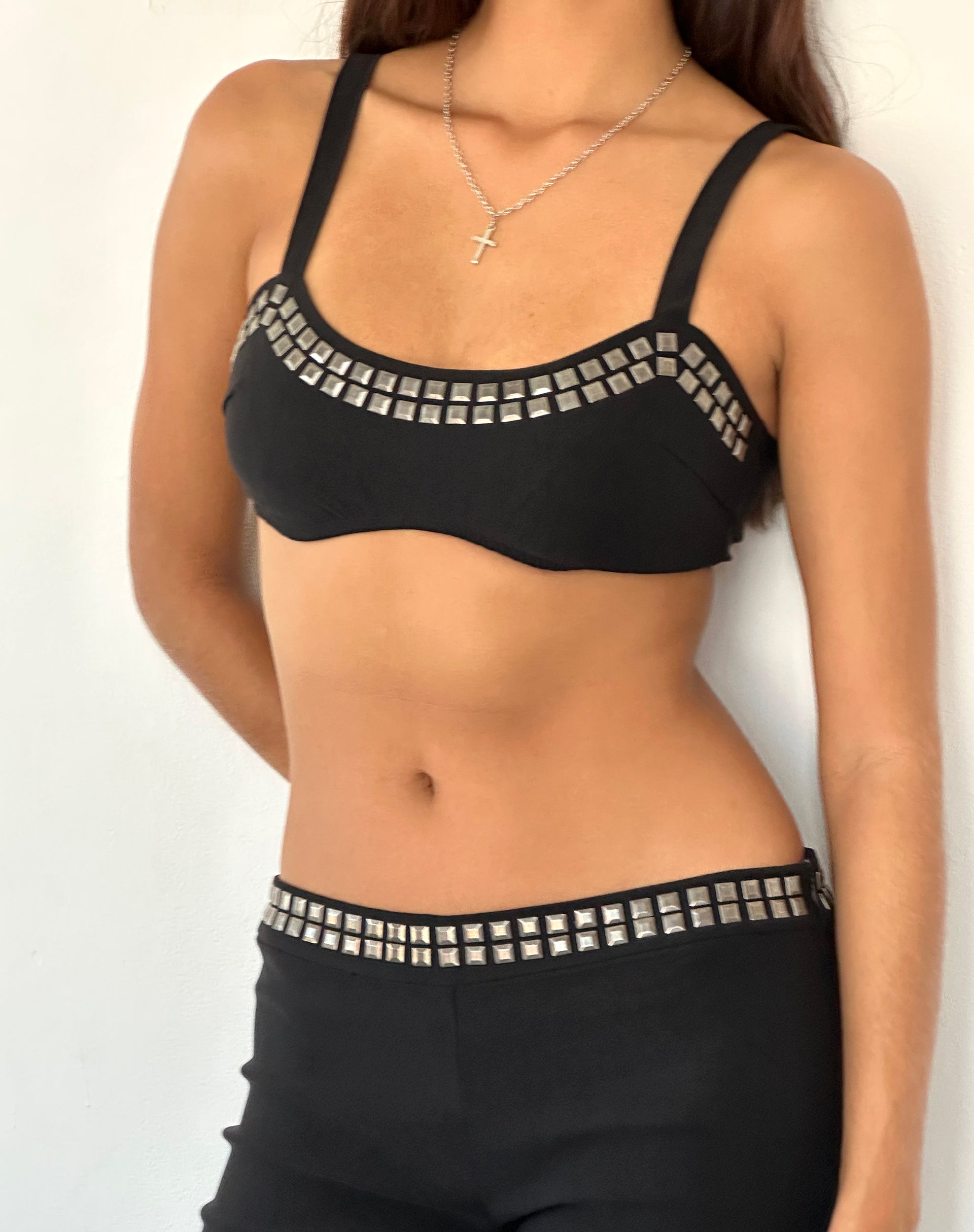 Image von Liu Nieten-Bralette in Schwarz Tailoring