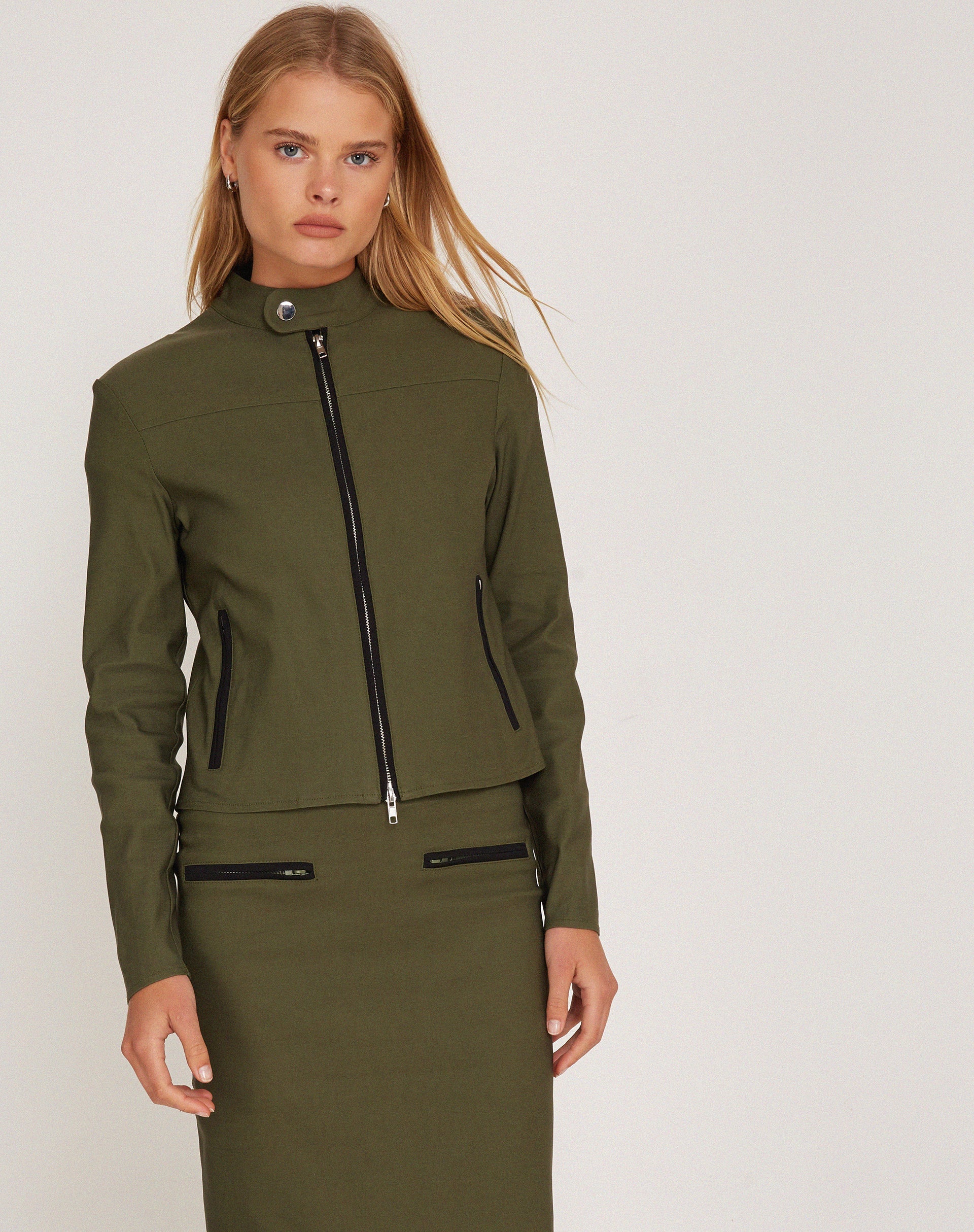 Image of Livia Jacke in Tailoring Army Green
