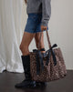Image of London Tasche in Rar Leopard Sandstorm Print mit schwarzen Schleifen