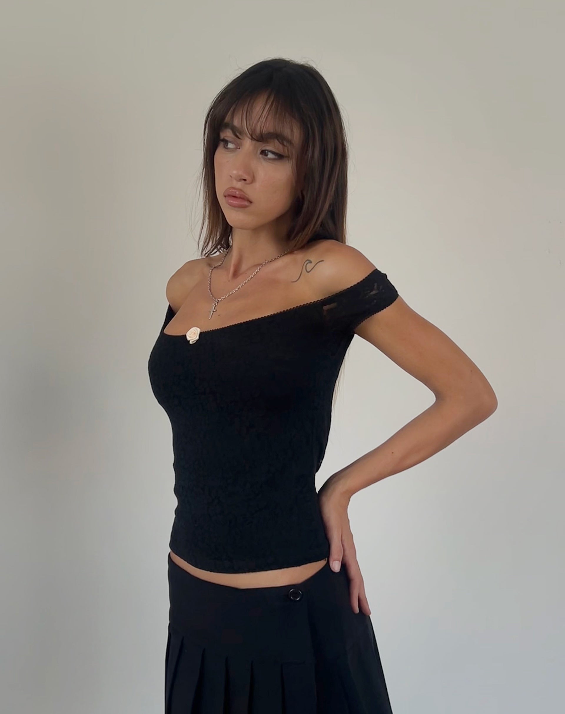 Lonnie Bardot Top aus rosa Spitze Schwarz