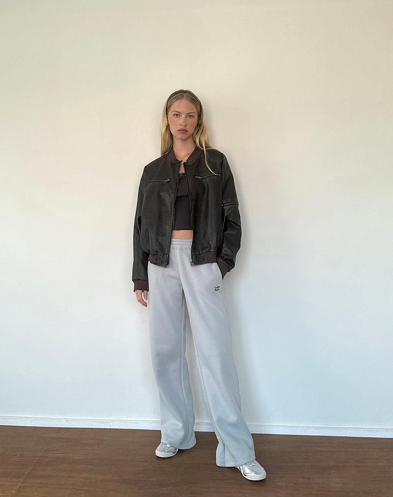 Bild von Loose Jogger in Lunar Rock mit Ocean Storm Schleifenstickerei