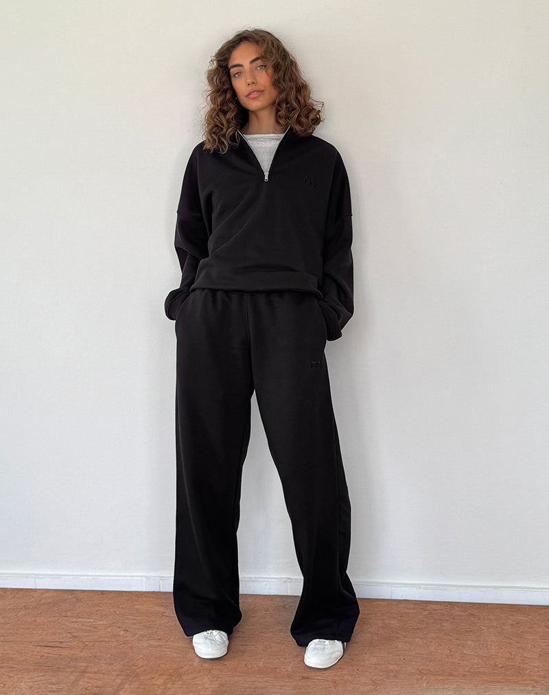 Bild von Loose Jogger in Schwarz mit 'M'-Stickerei