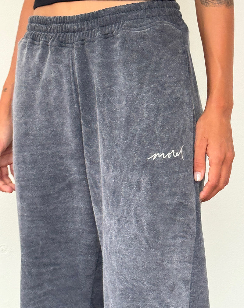 Image of Lockere Jogger in schwarzer Waschung mit weißer 'MOTEL'-Stickerei