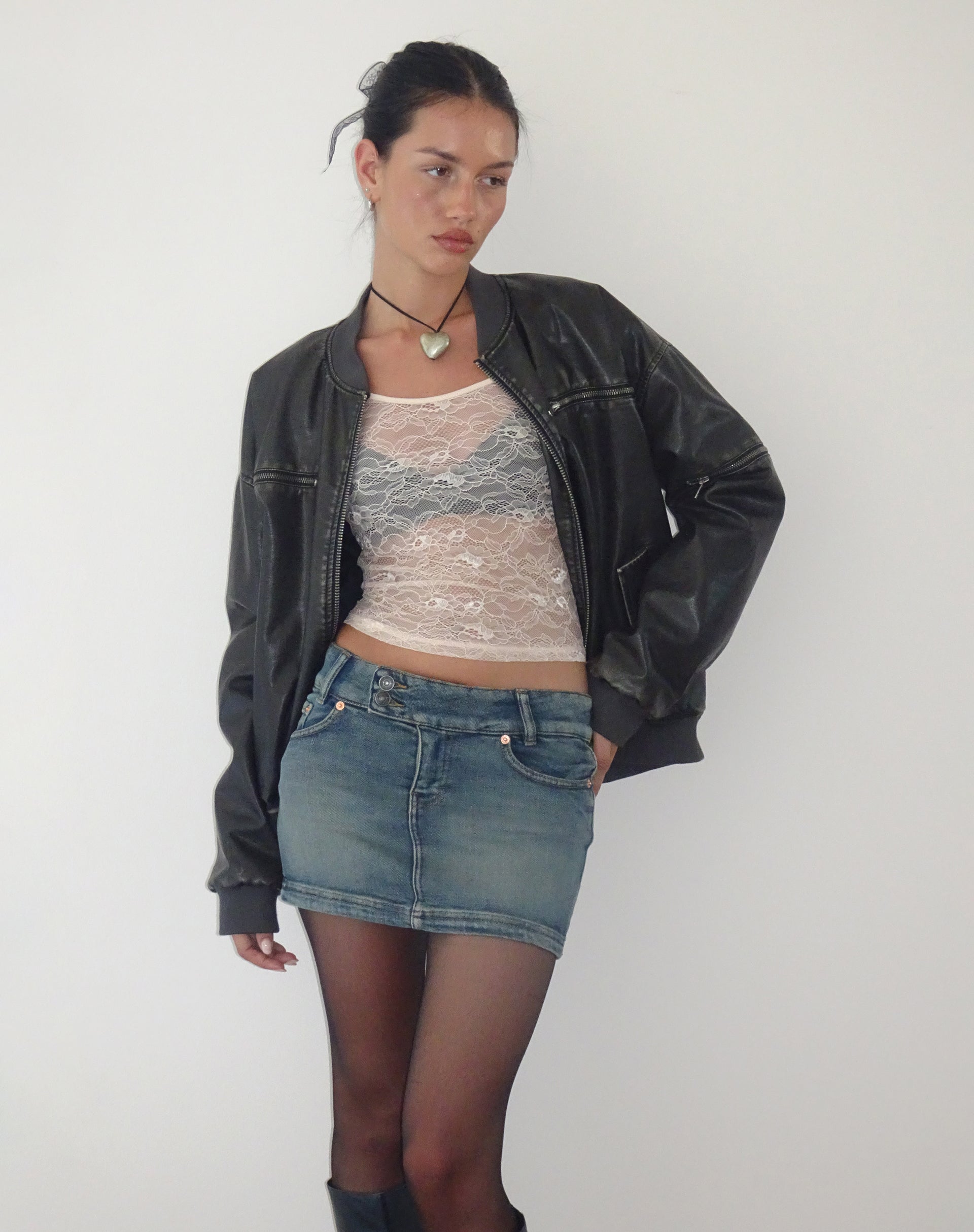 Bild von Low Rise Denim Mini Rock in Desert Wash