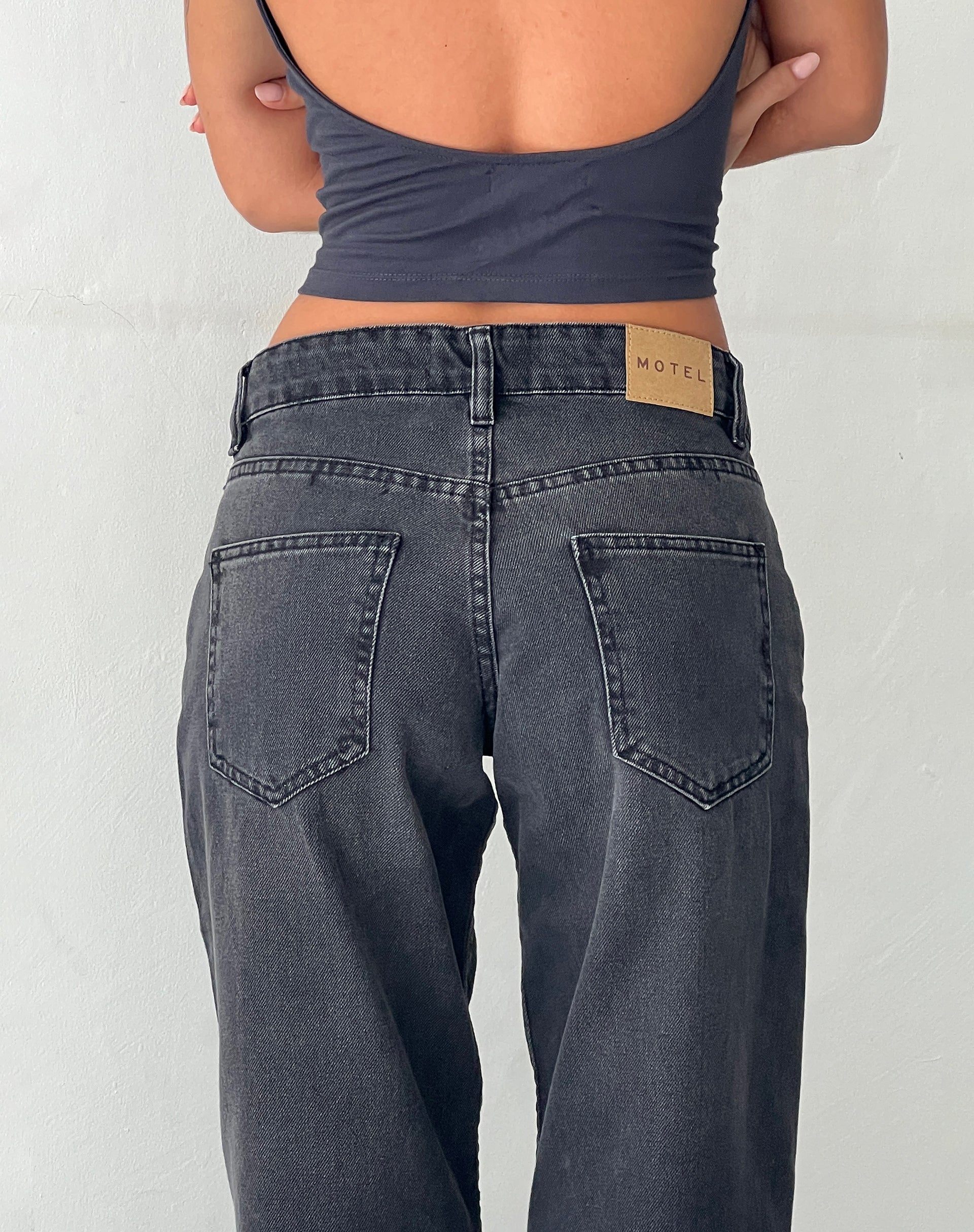 Bild von Low Rise Parallel Jeans in Vintage Schwarz