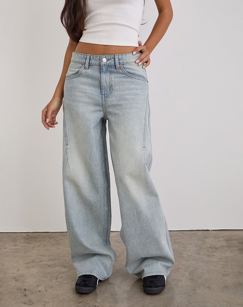 Niedrig geschnittene, geräumige Jeans in Breeze Blue Wash