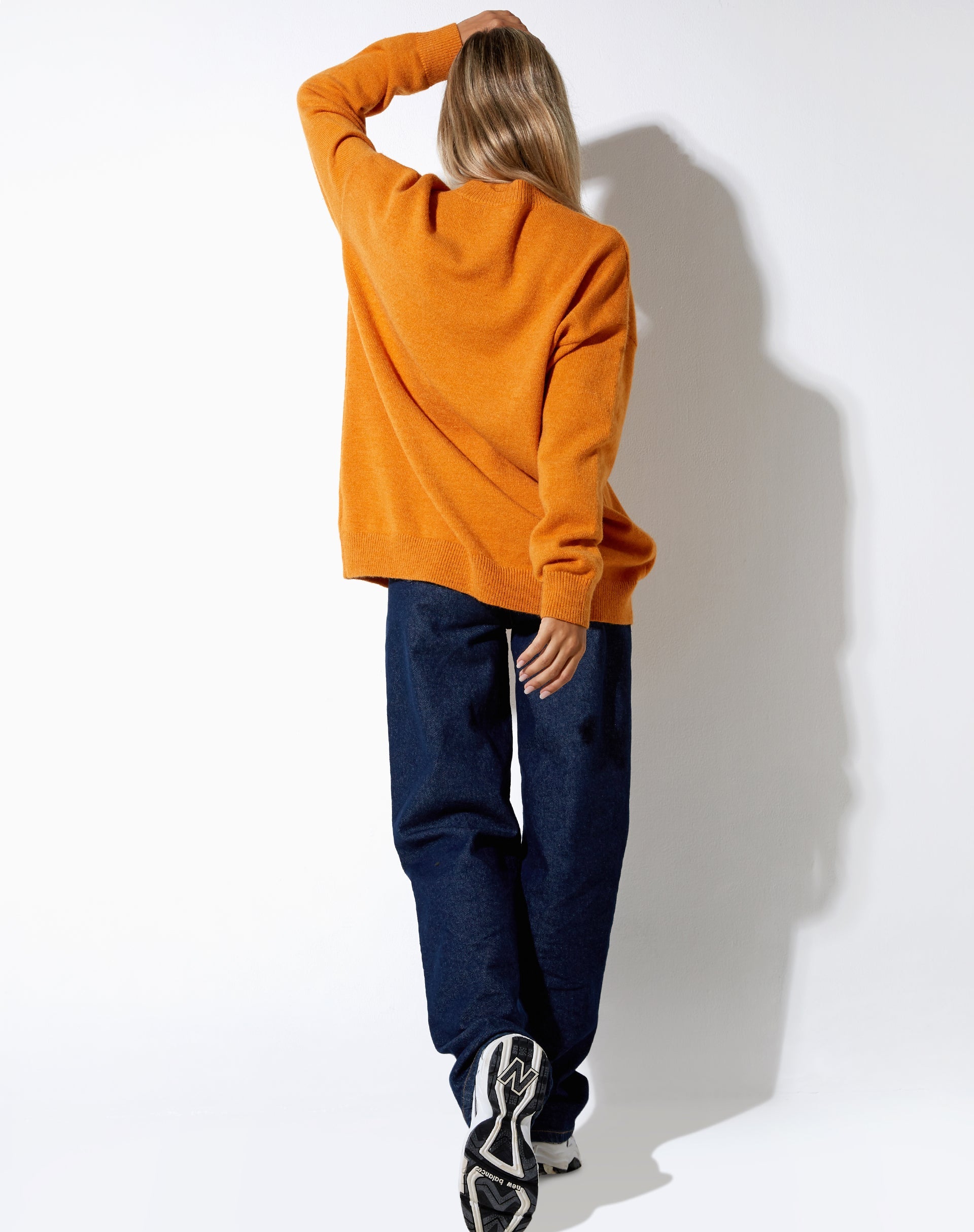 Abbildung des Lulees Pullovers in Orange Atomic