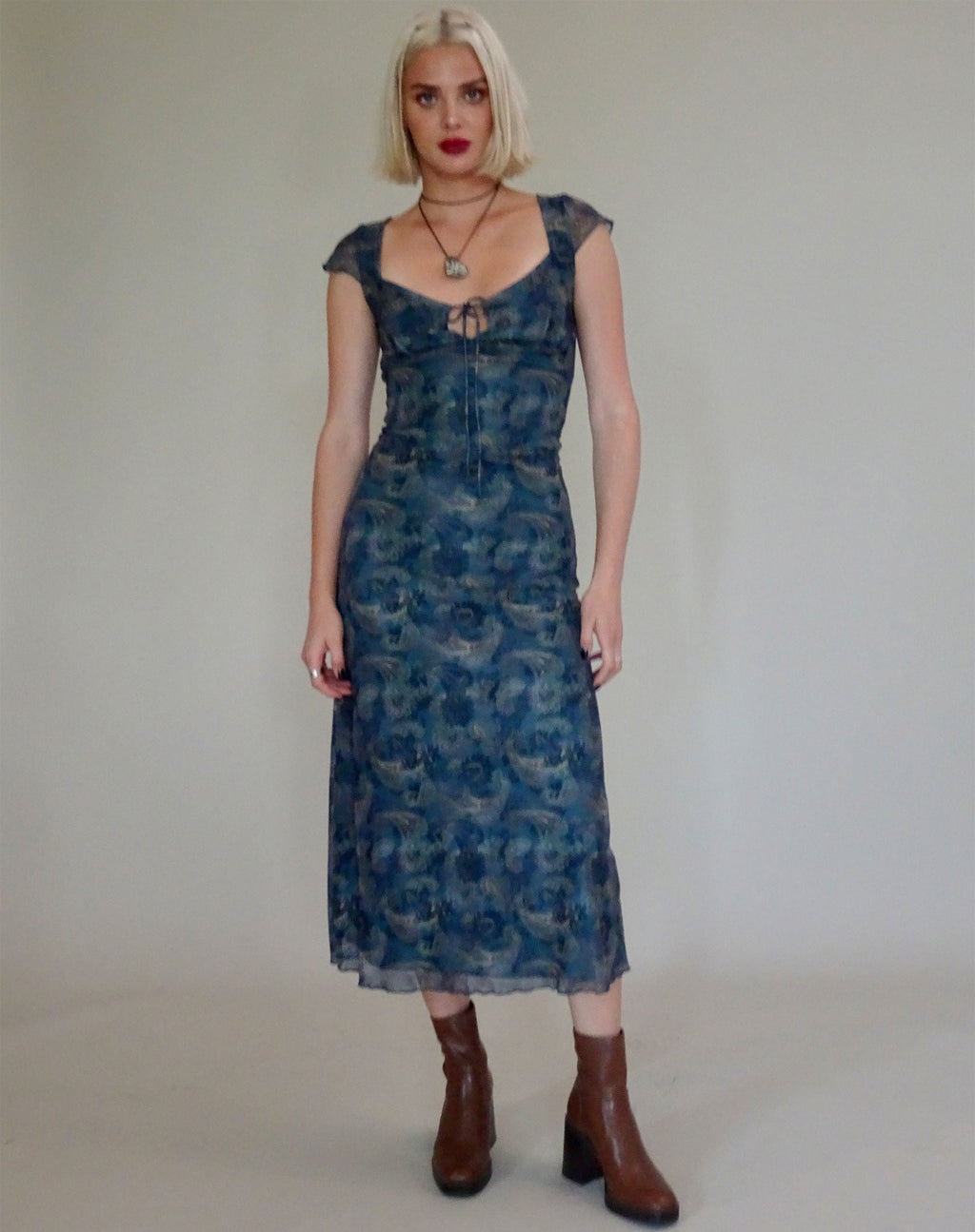 Lunama Midikleid aus Mesh in Blau mit Paisley-Muster