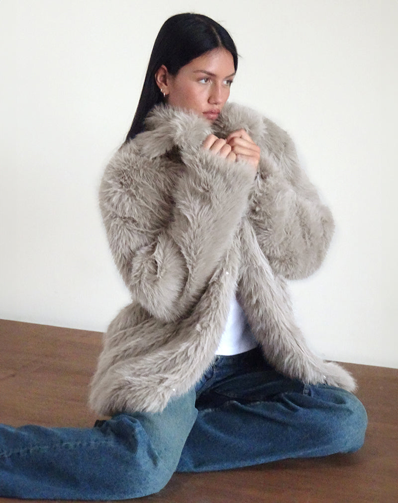 Image of Lupita Jacke aus Kunstpelz Taupe